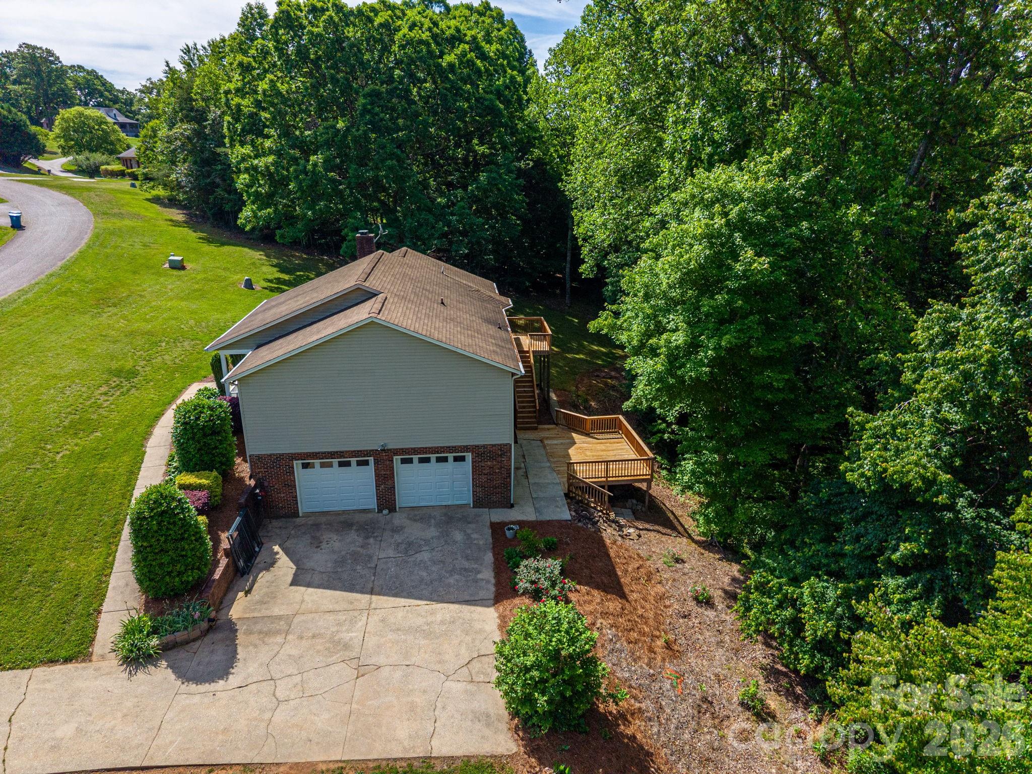 6097 Tuckborough Road