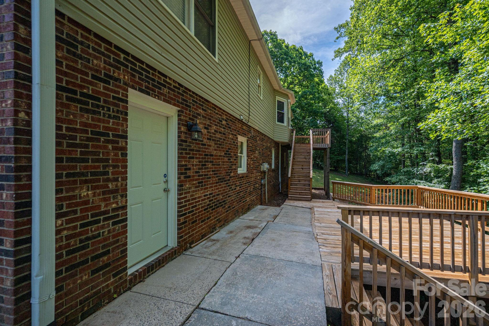 6097 Tuckborough Road