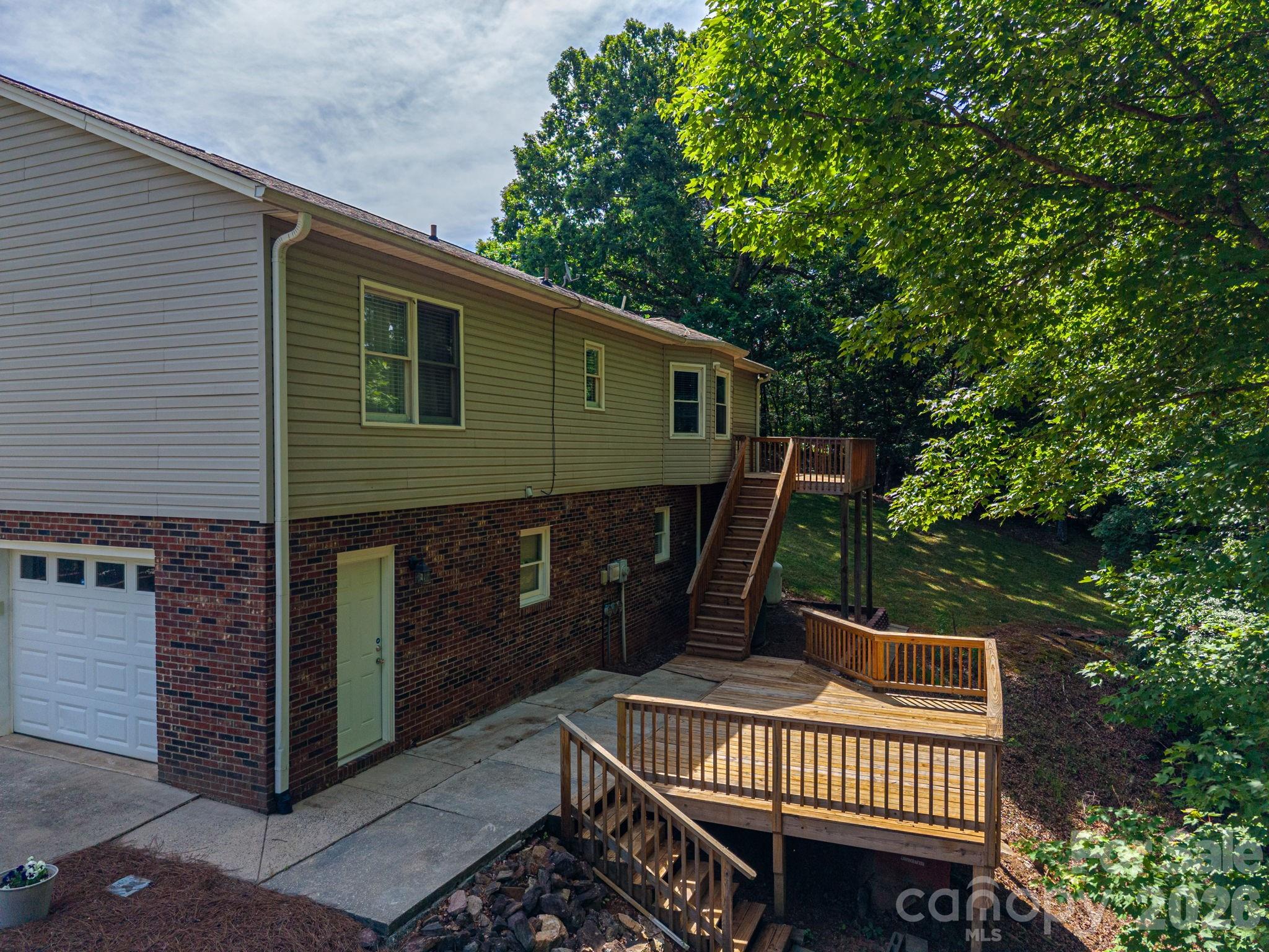 6097 Tuckborough Road