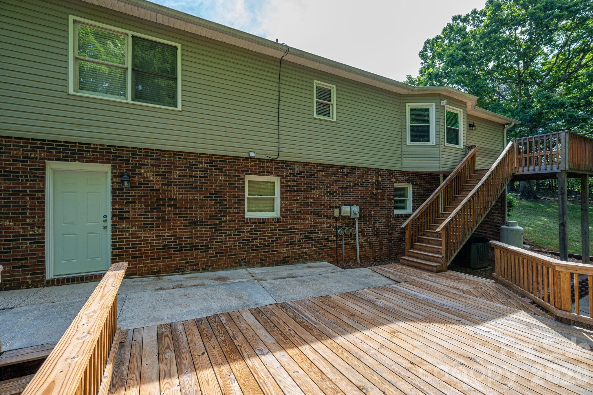 6097 Tuckborough Road