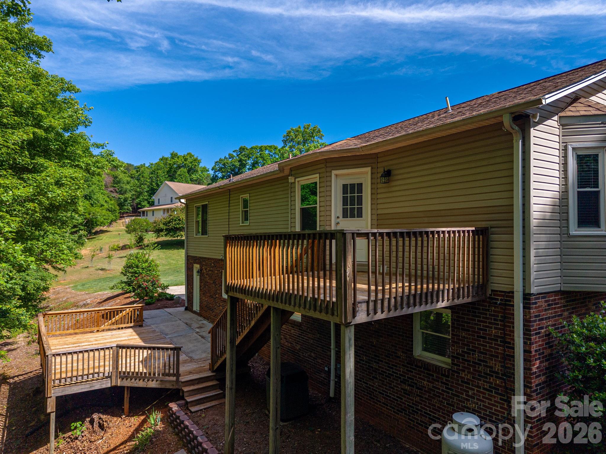 6097 Tuckborough Road