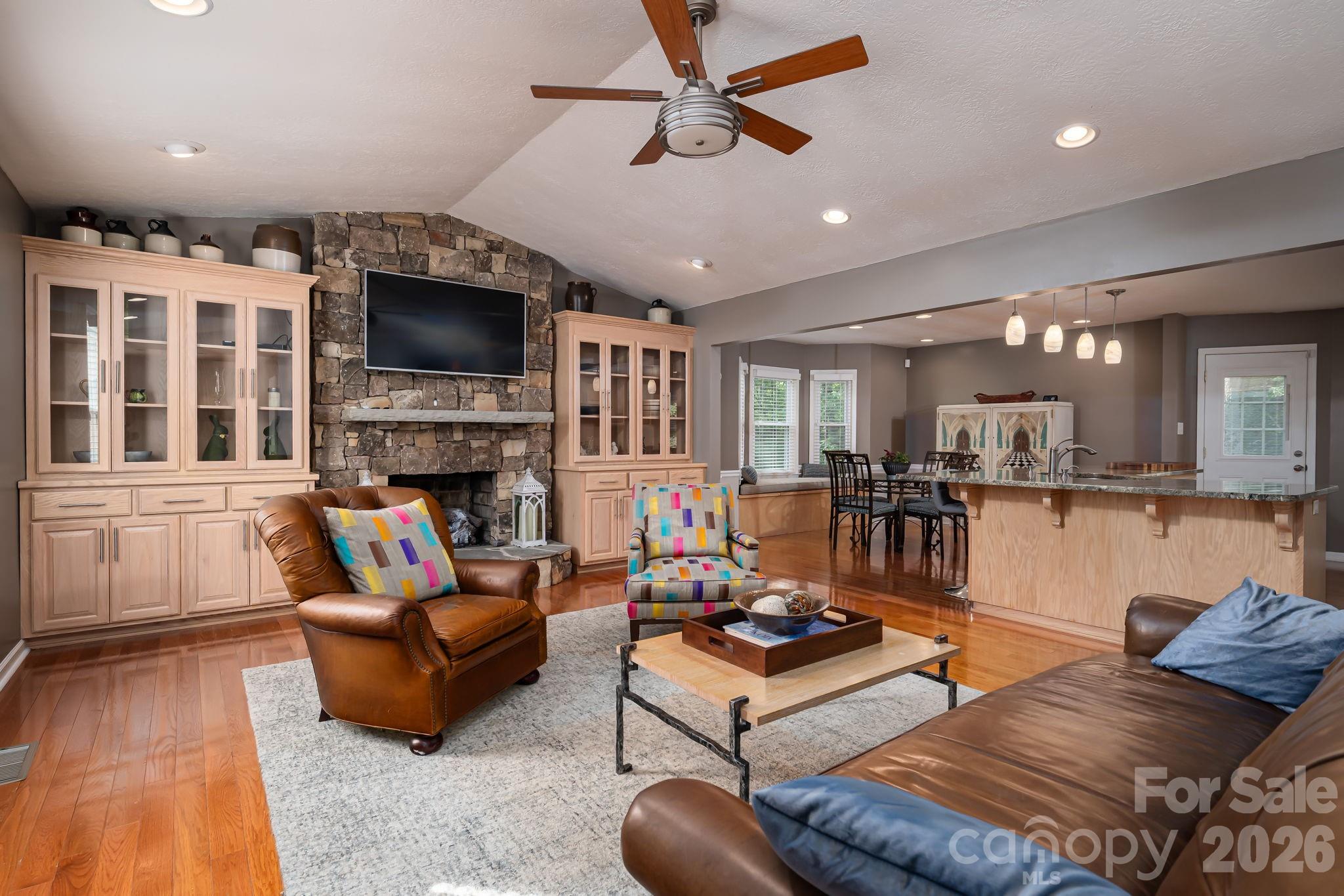 6097 Tuckborough Road