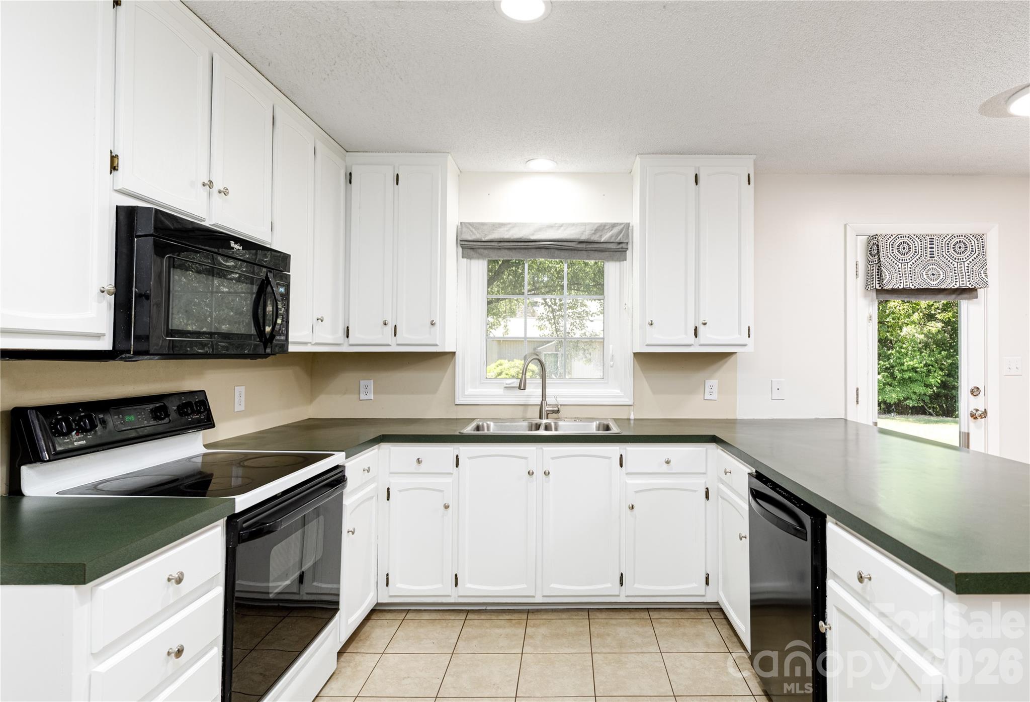 568 Wood Hollow Road
