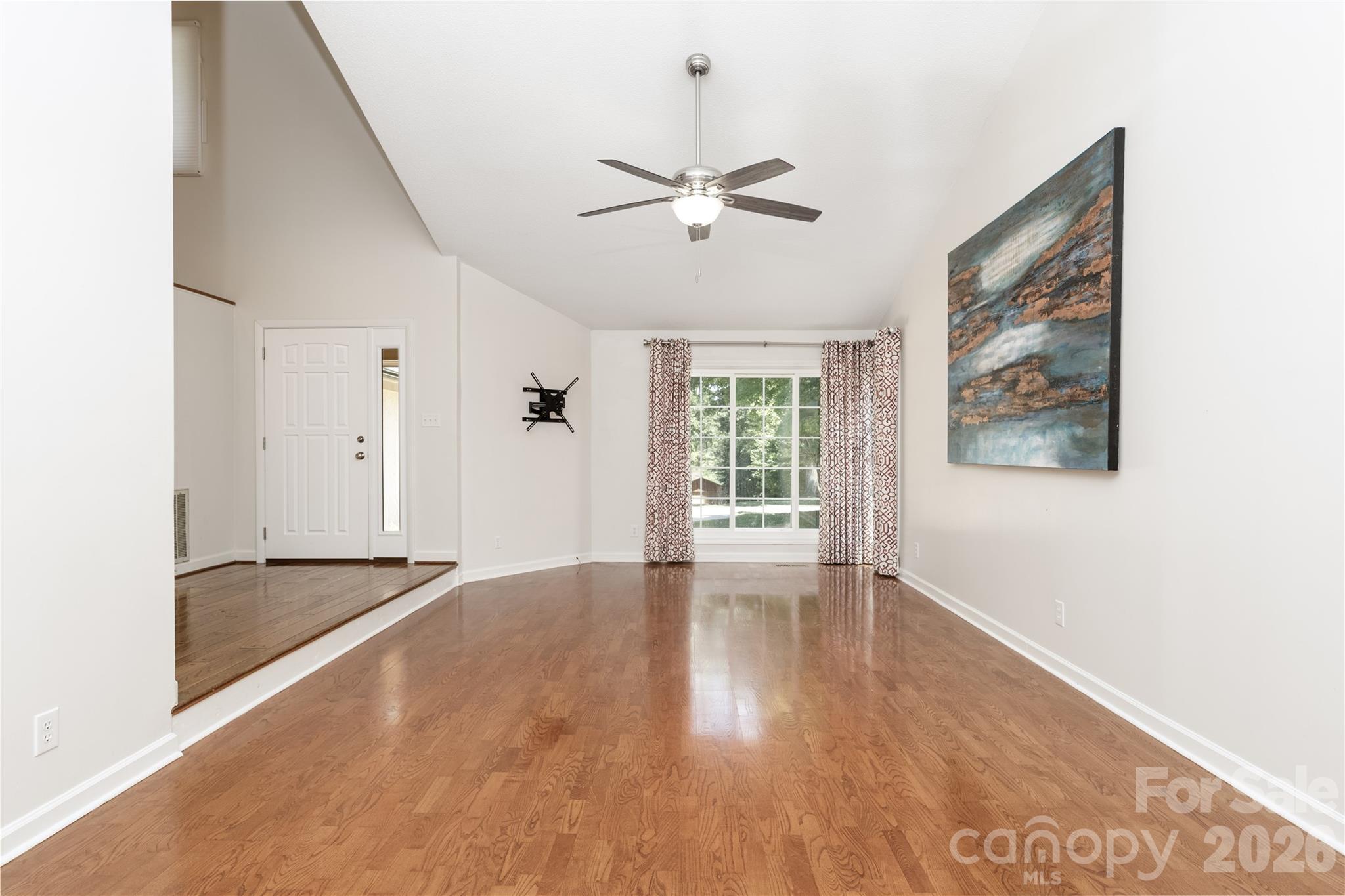 568 Wood Hollow Road