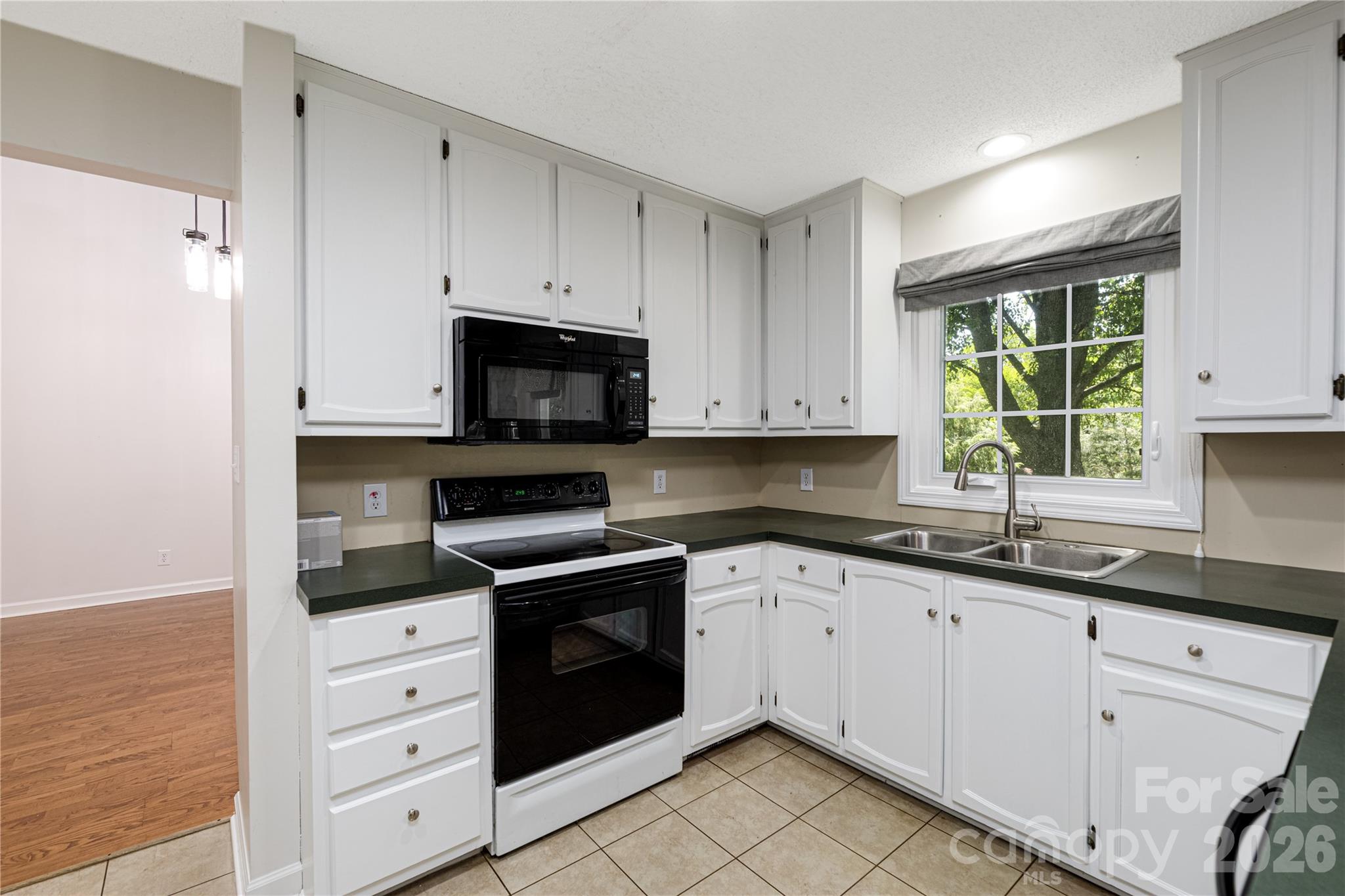 568 Wood Hollow Road