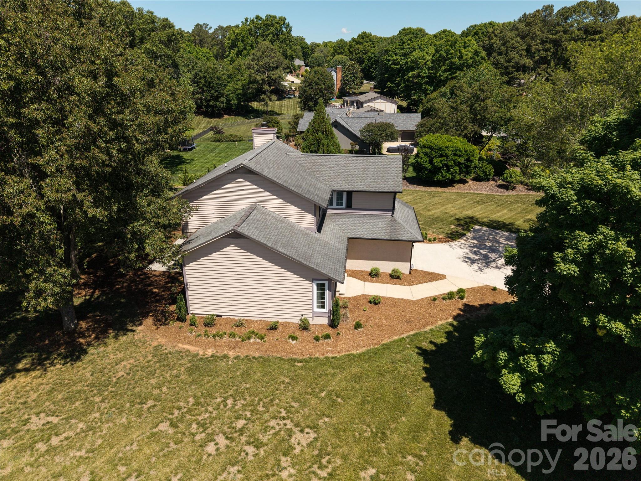 568 Wood Hollow Road