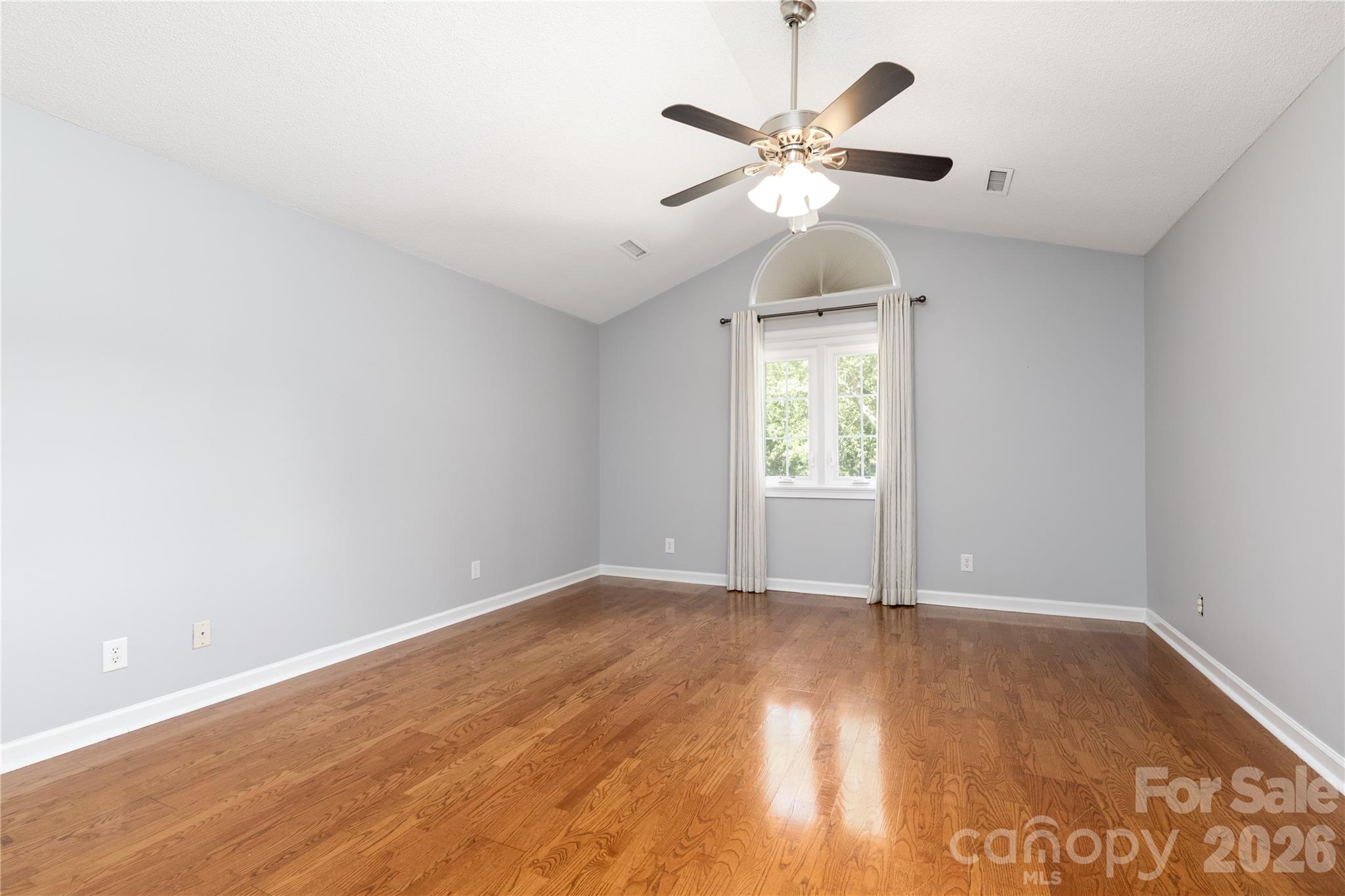 568 Wood Hollow Road