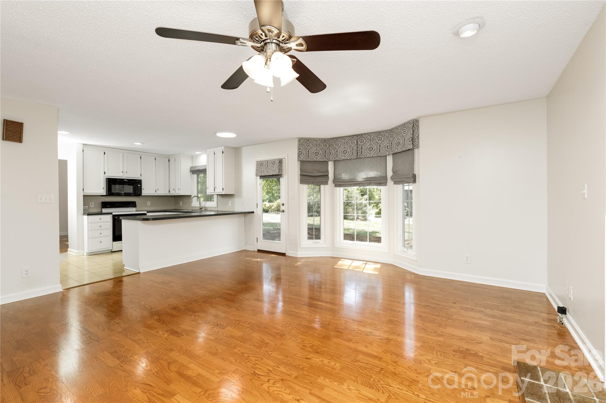 568 Wood Hollow Road