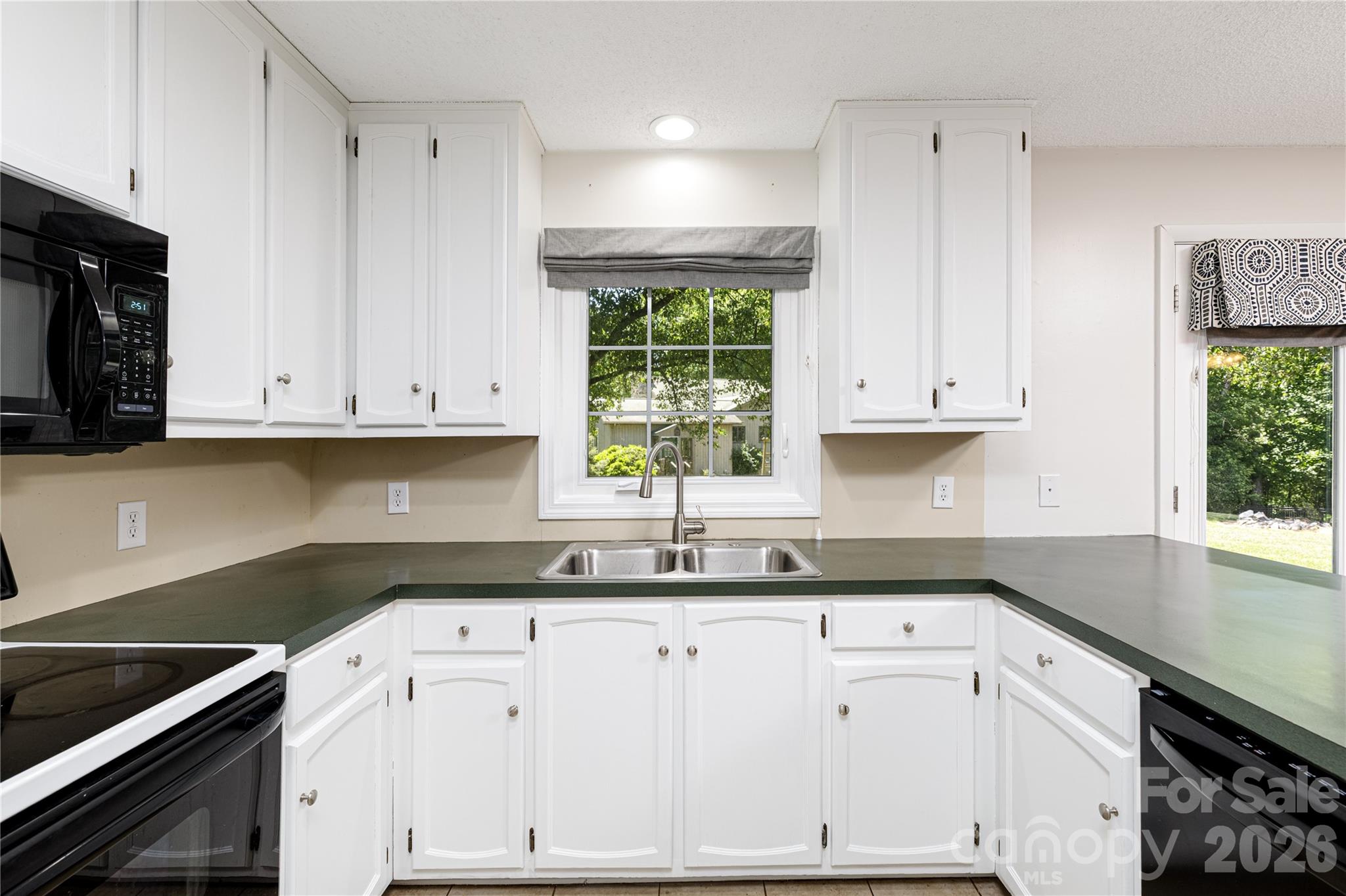 568 Wood Hollow Road