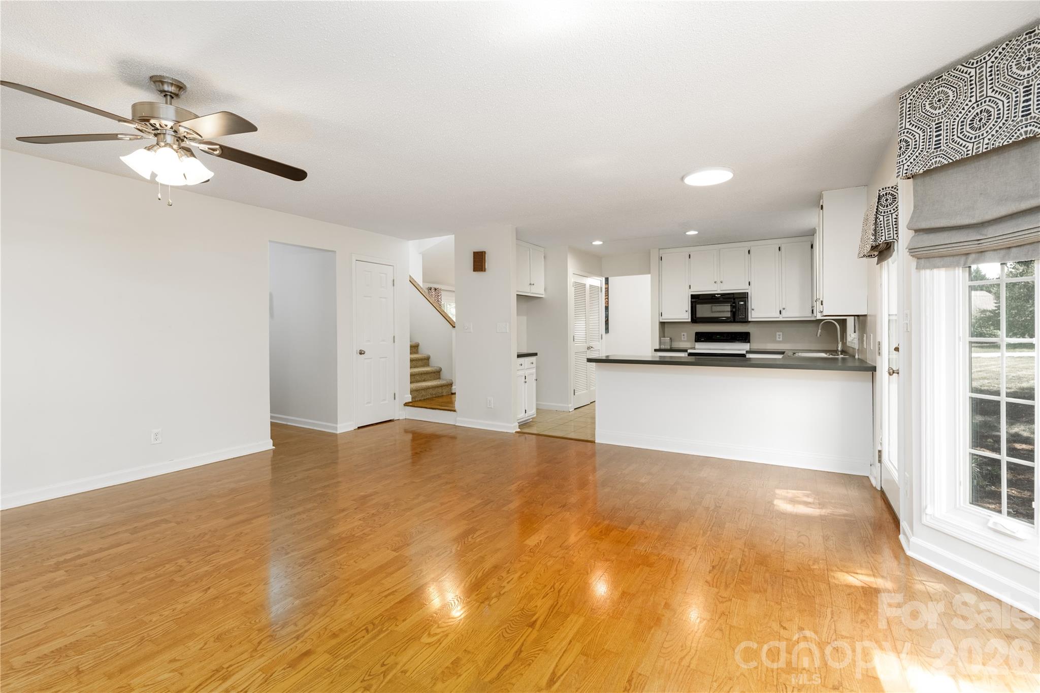 568 Wood Hollow Road