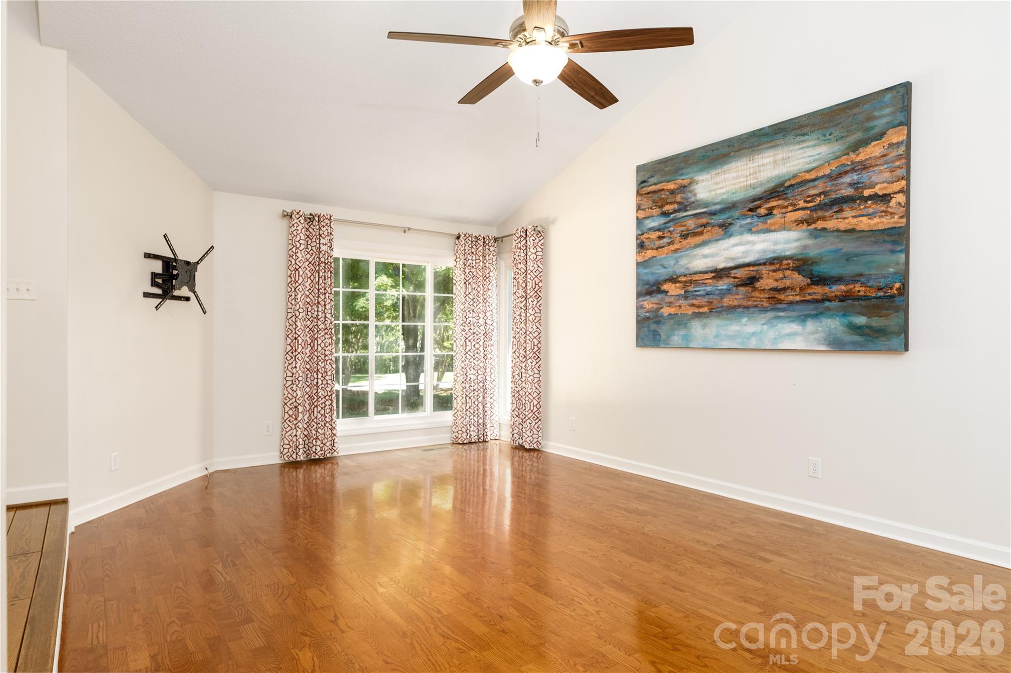 568 Wood Hollow Road
