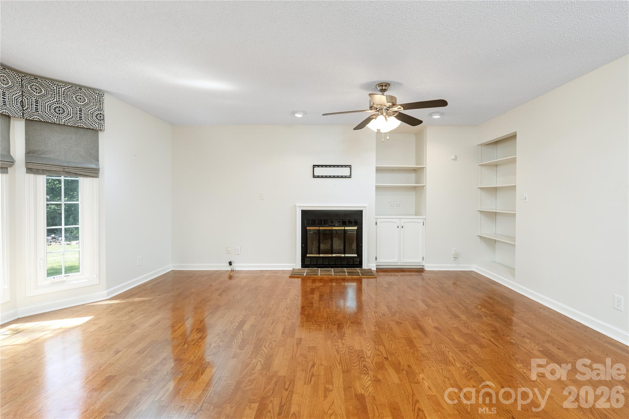 568 Wood Hollow Road