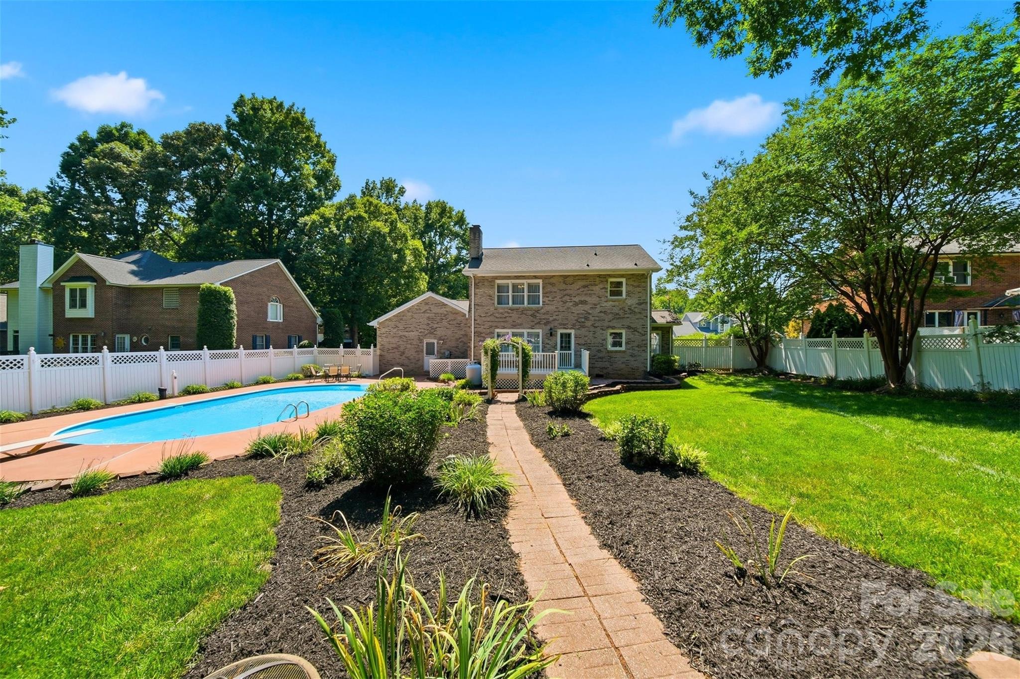 1948 Twin Ponds Drive