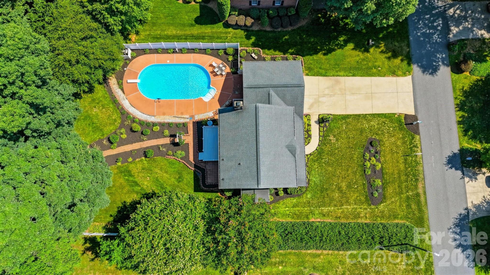 1948 Twin Ponds Drive