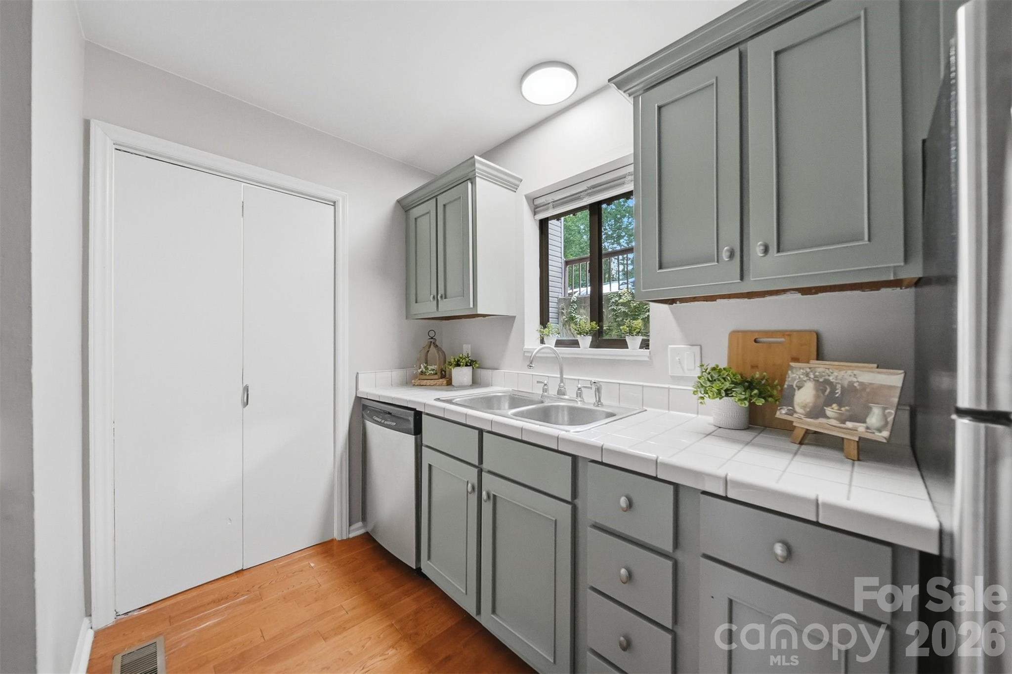 1420 11th Street Drive NW Unit: 23
