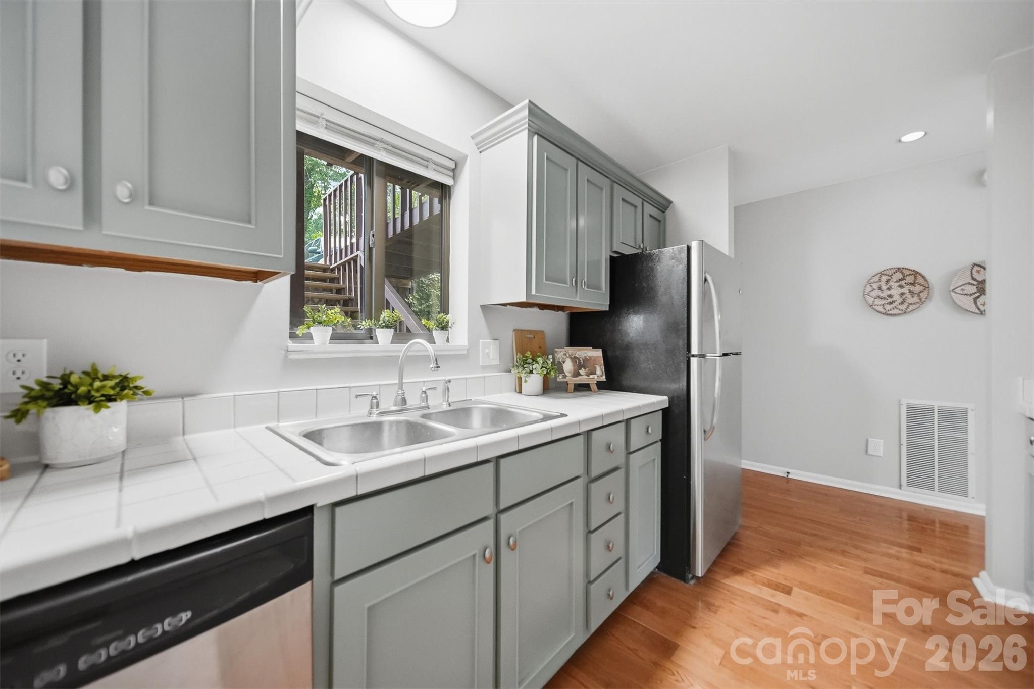 1420 11th Street Drive NW Unit: 23