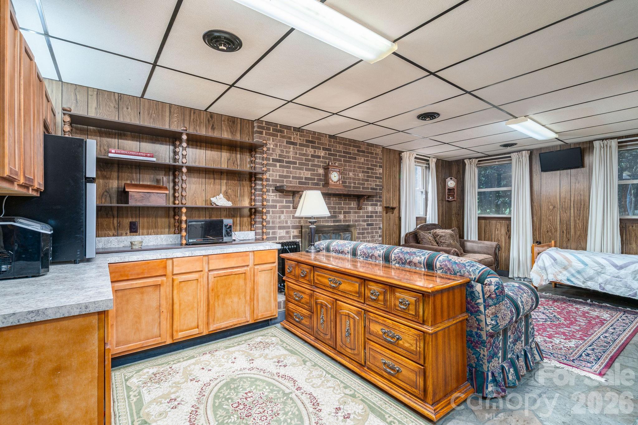 209 Hillsboro Road