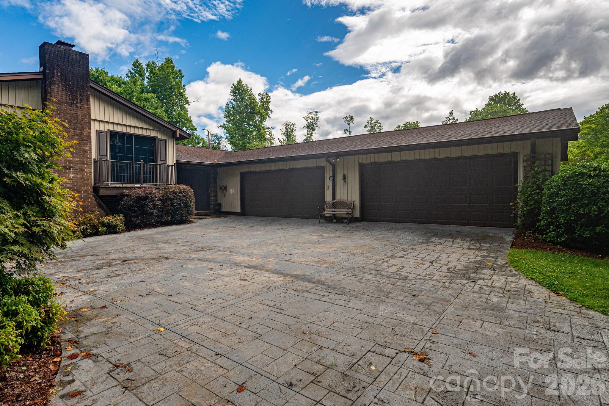 209 Hillsboro Road