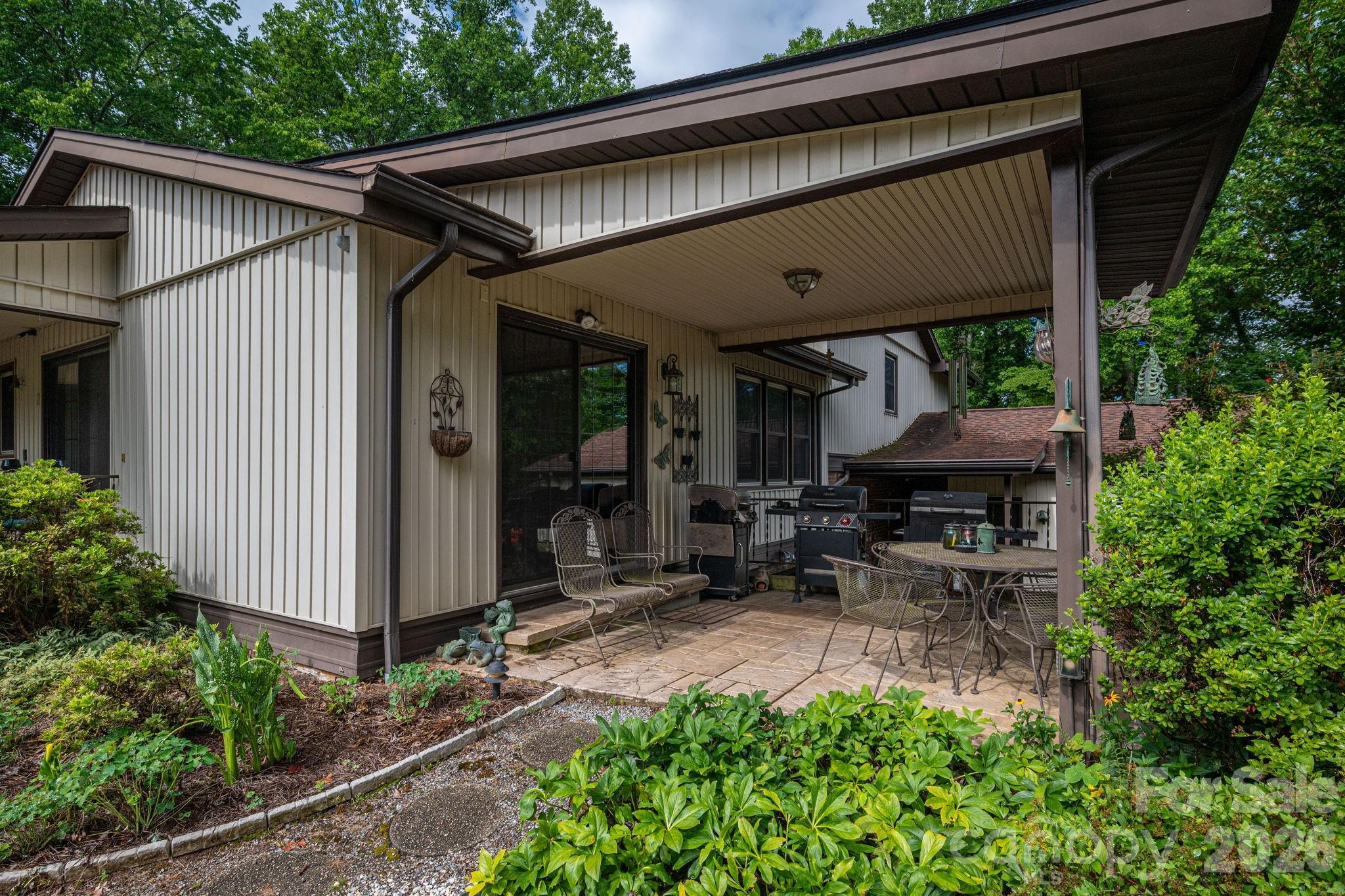 209 Hillsboro Road