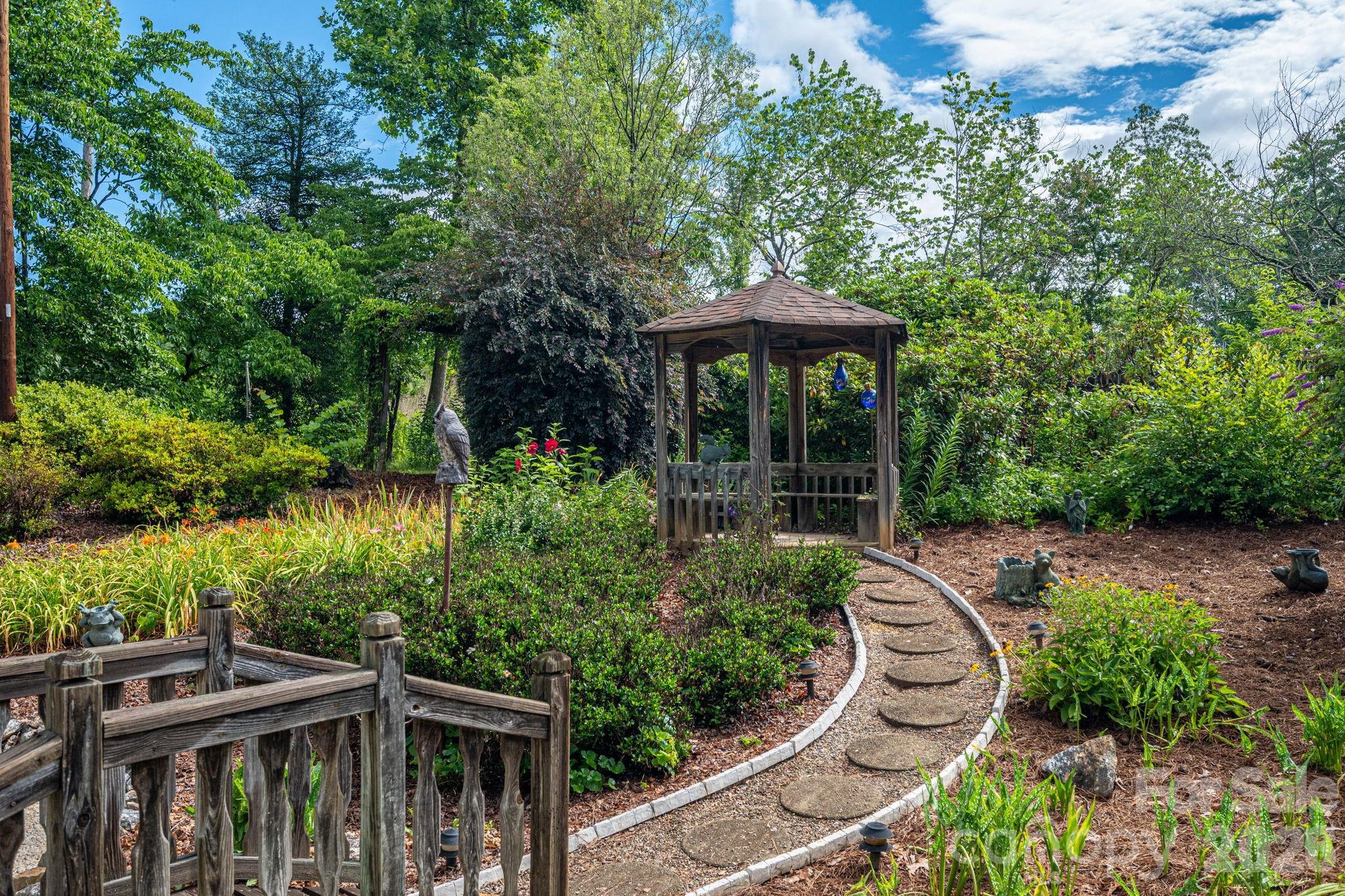 209 Hillsboro Road