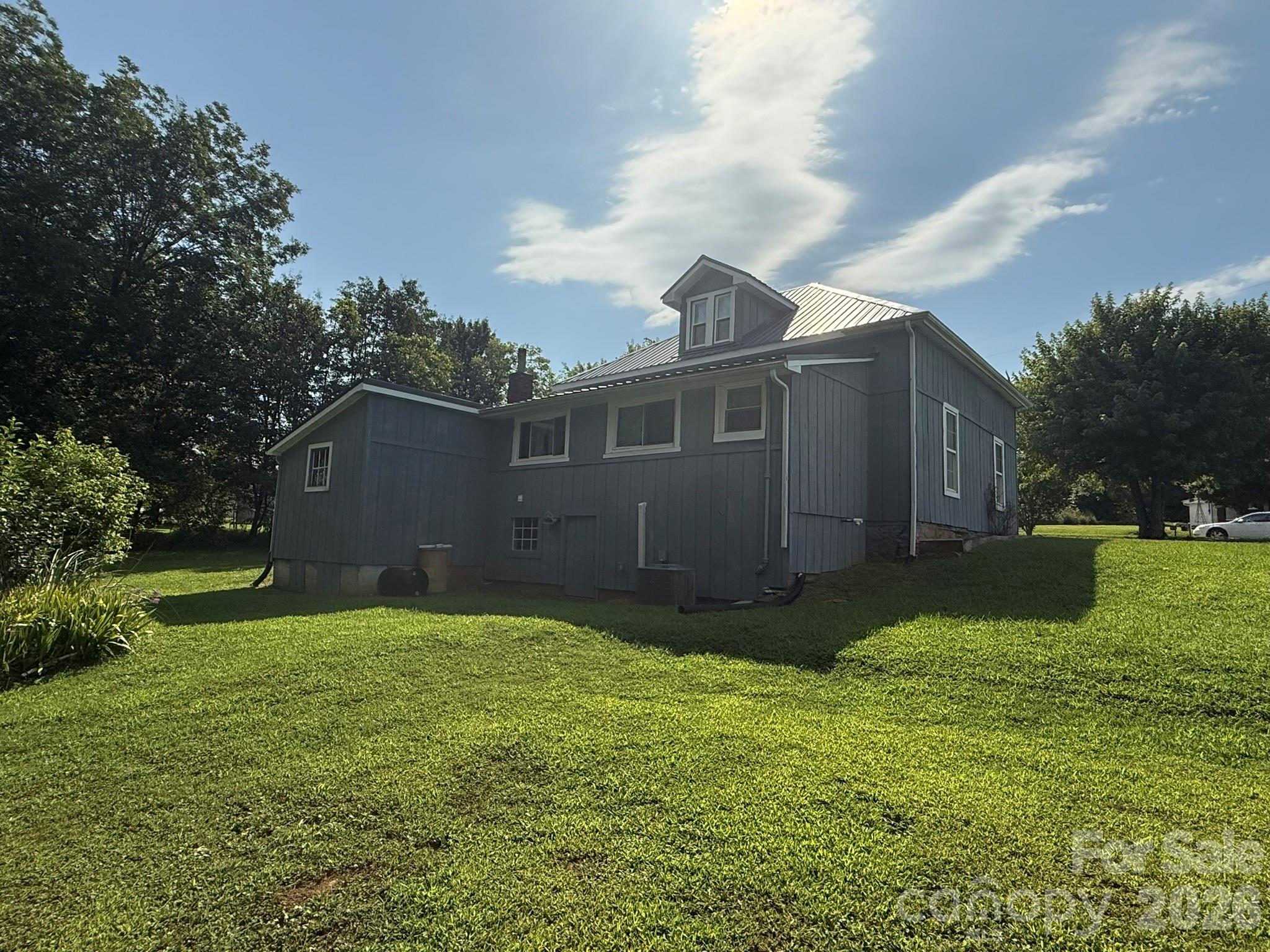 304 Main Avenue W