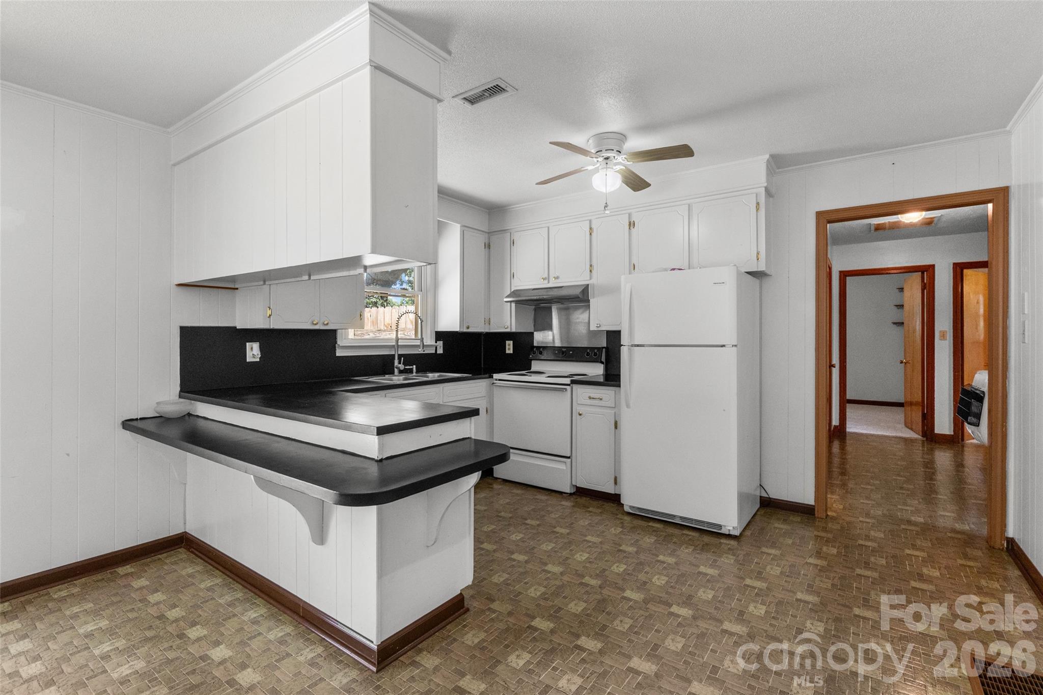 382 Wildwood Circle