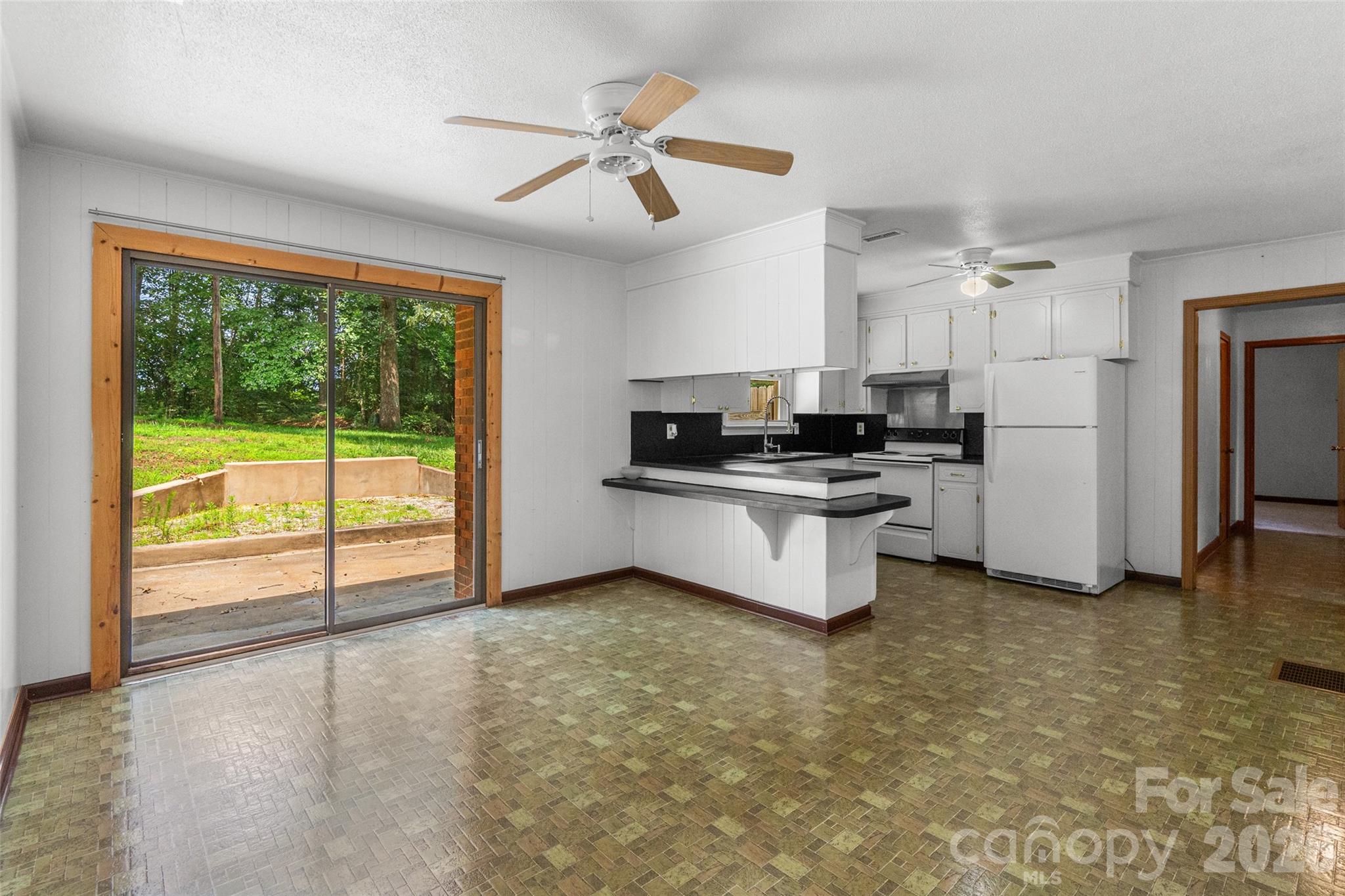 382 Wildwood Circle