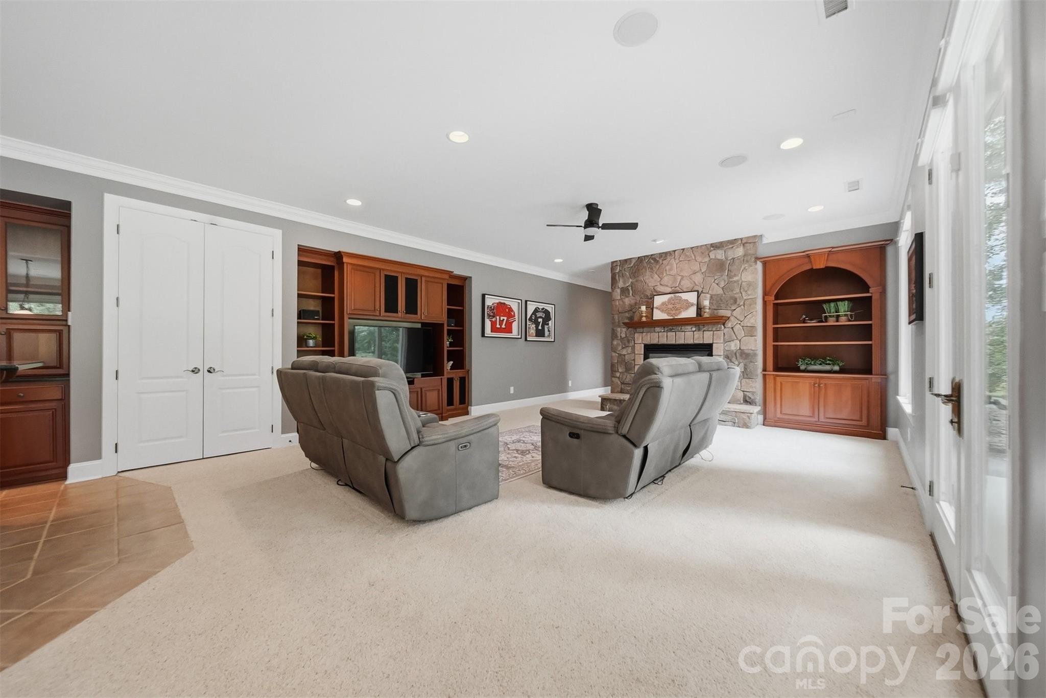 3745 Pinecrest Drive NE