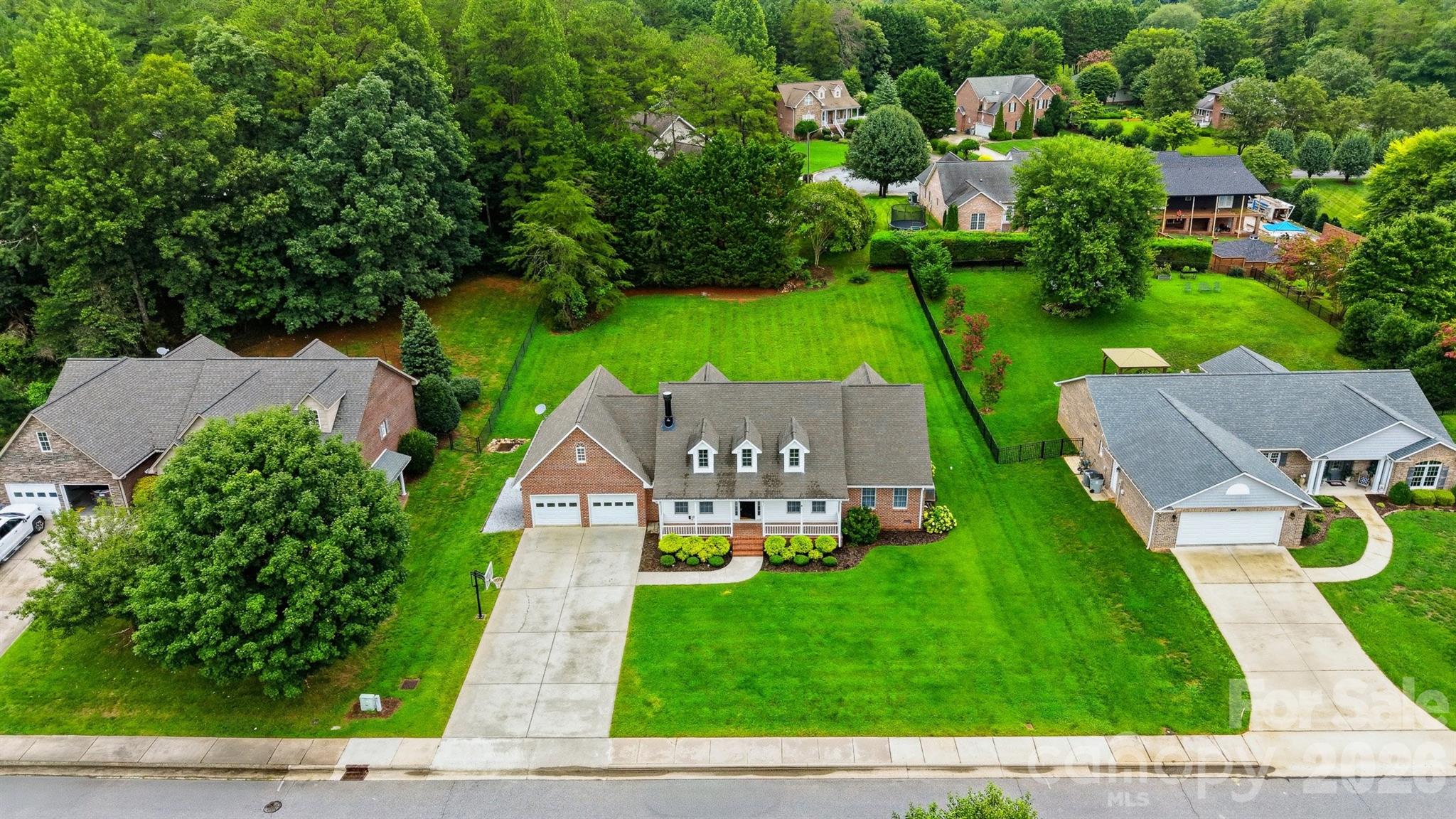 920 Barrington Drive NE