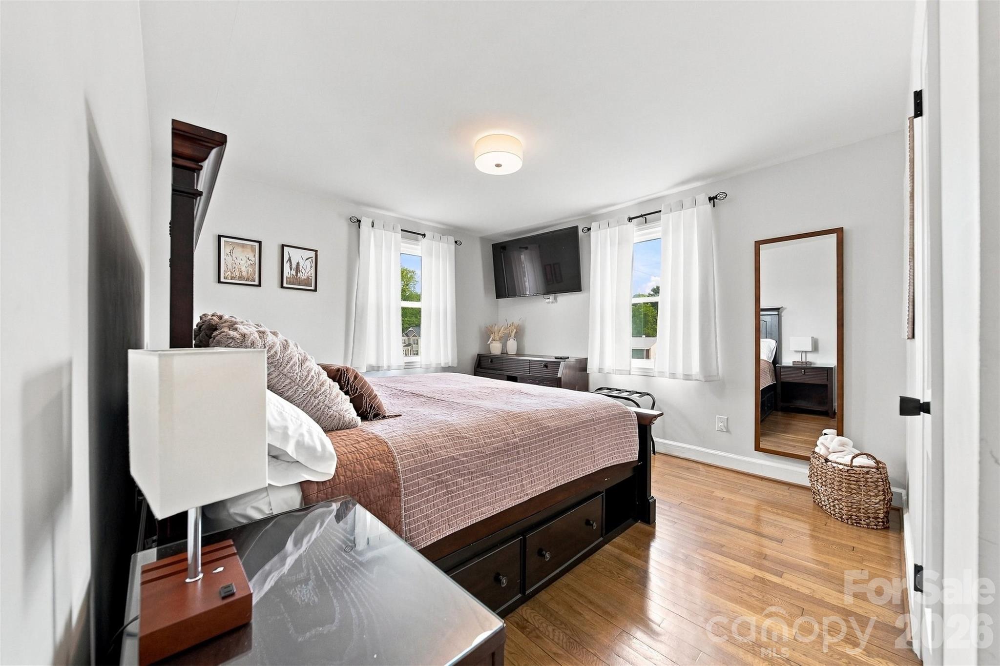 129 33rd Street NW