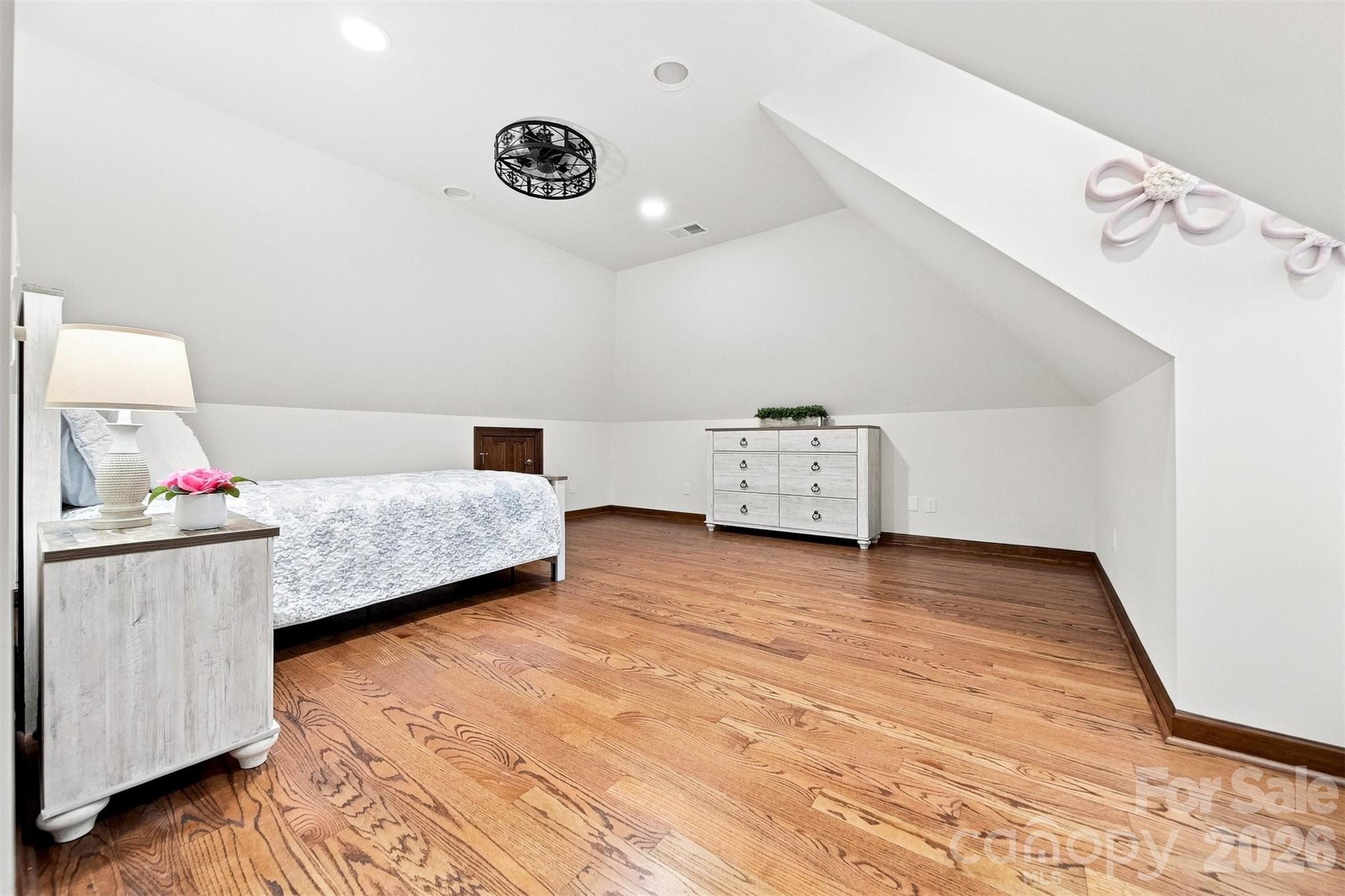 296 Culloden Road