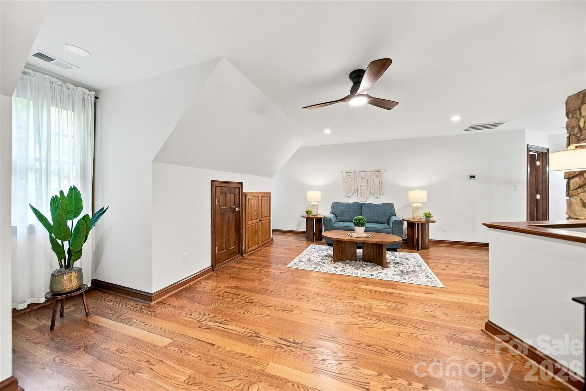 296 Culloden Road