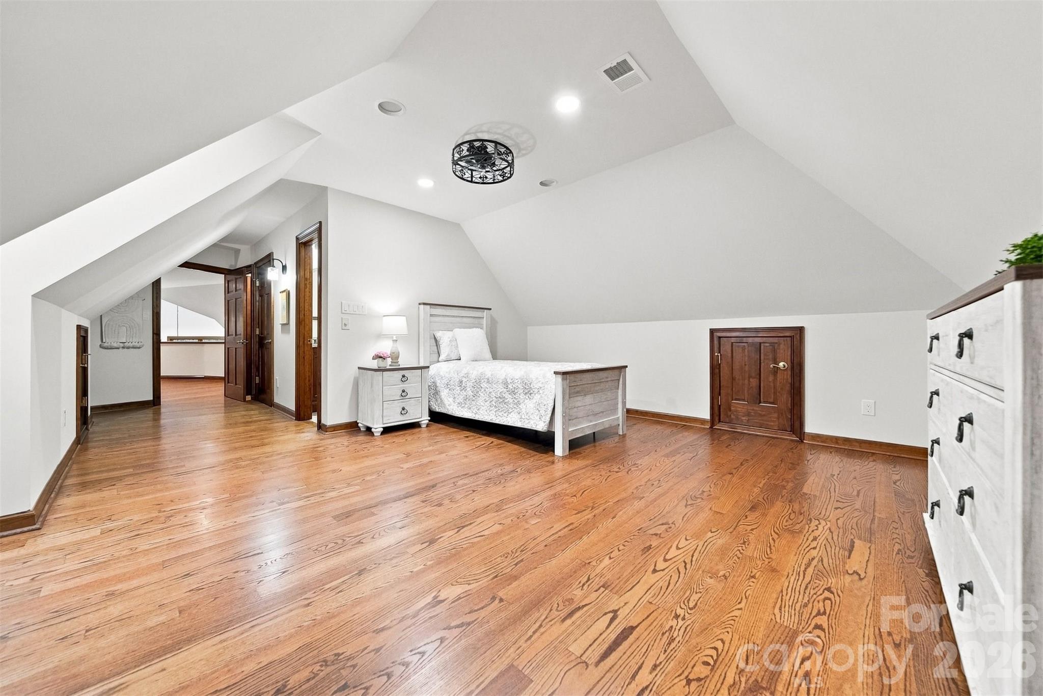 296 Culloden Road