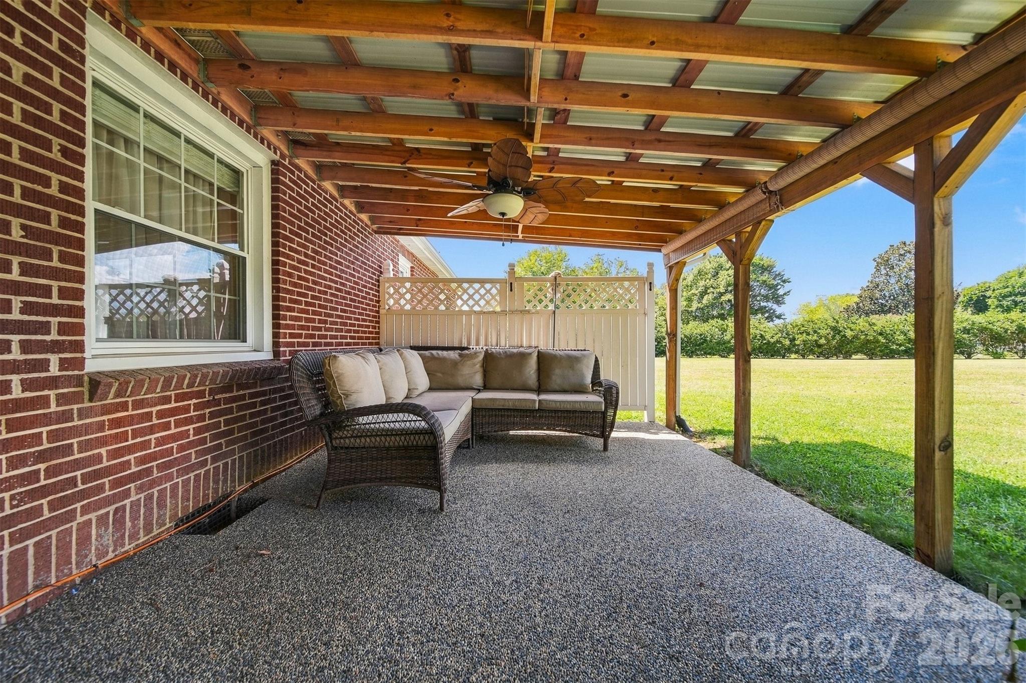4273 Springs Road