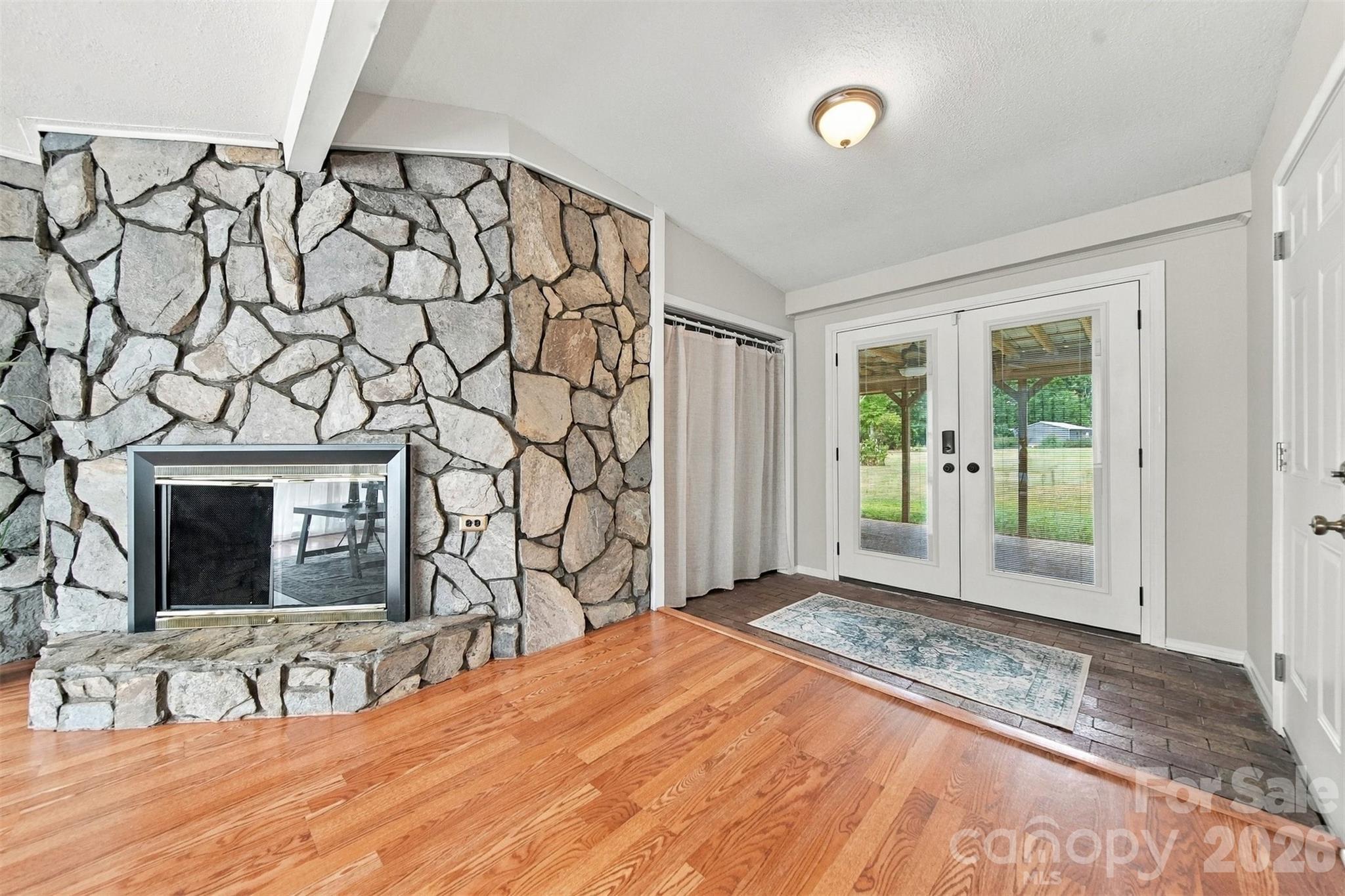 4273 Springs Road