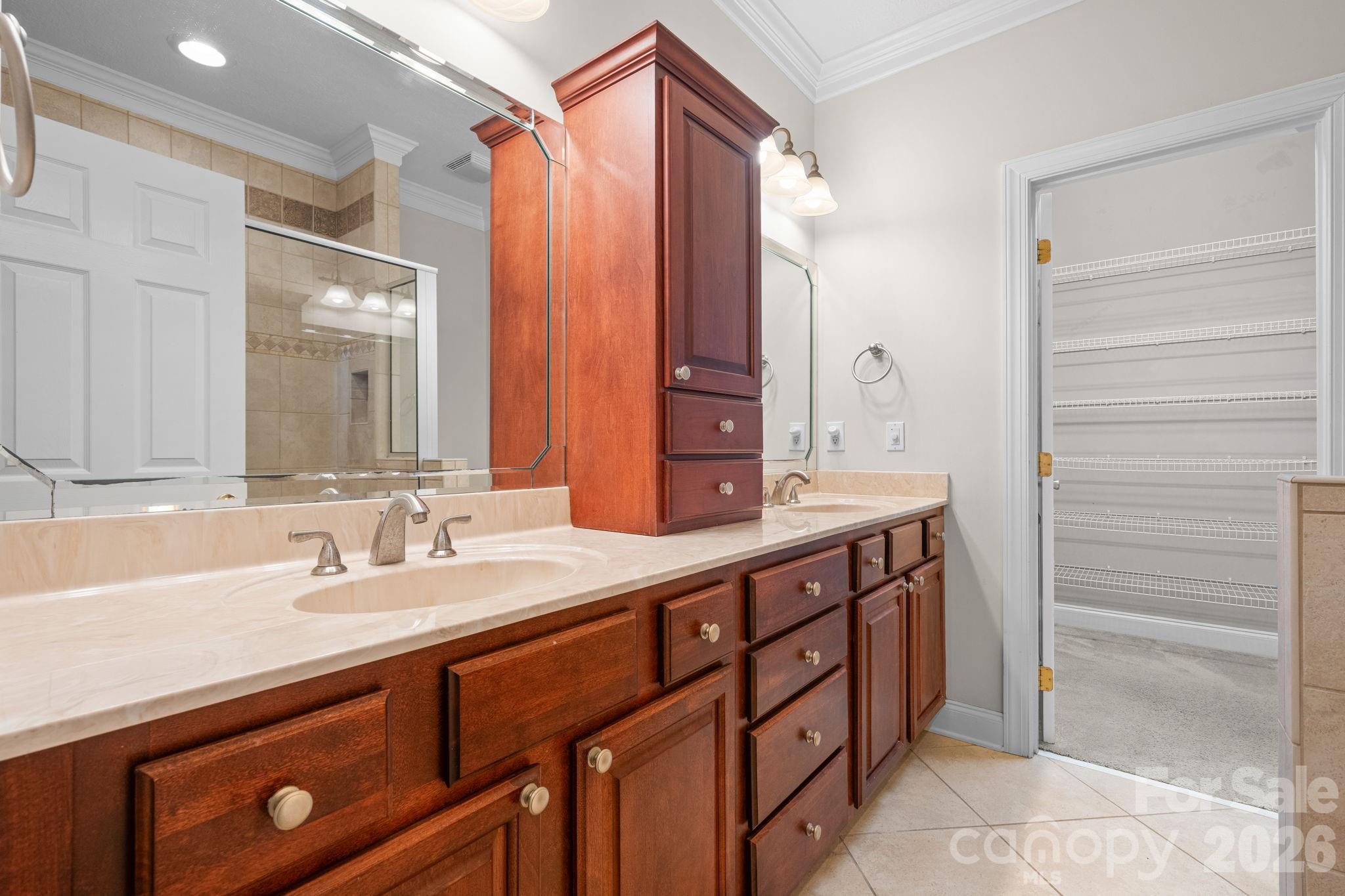 4746 Braxton Gate Lane Unit: 8
