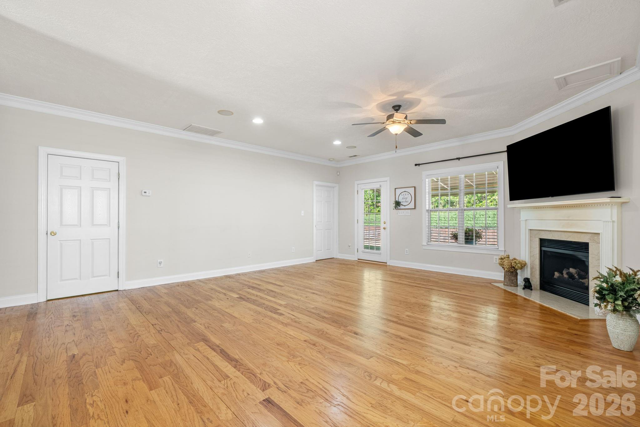 4746 Braxton Gate Lane Unit: 8