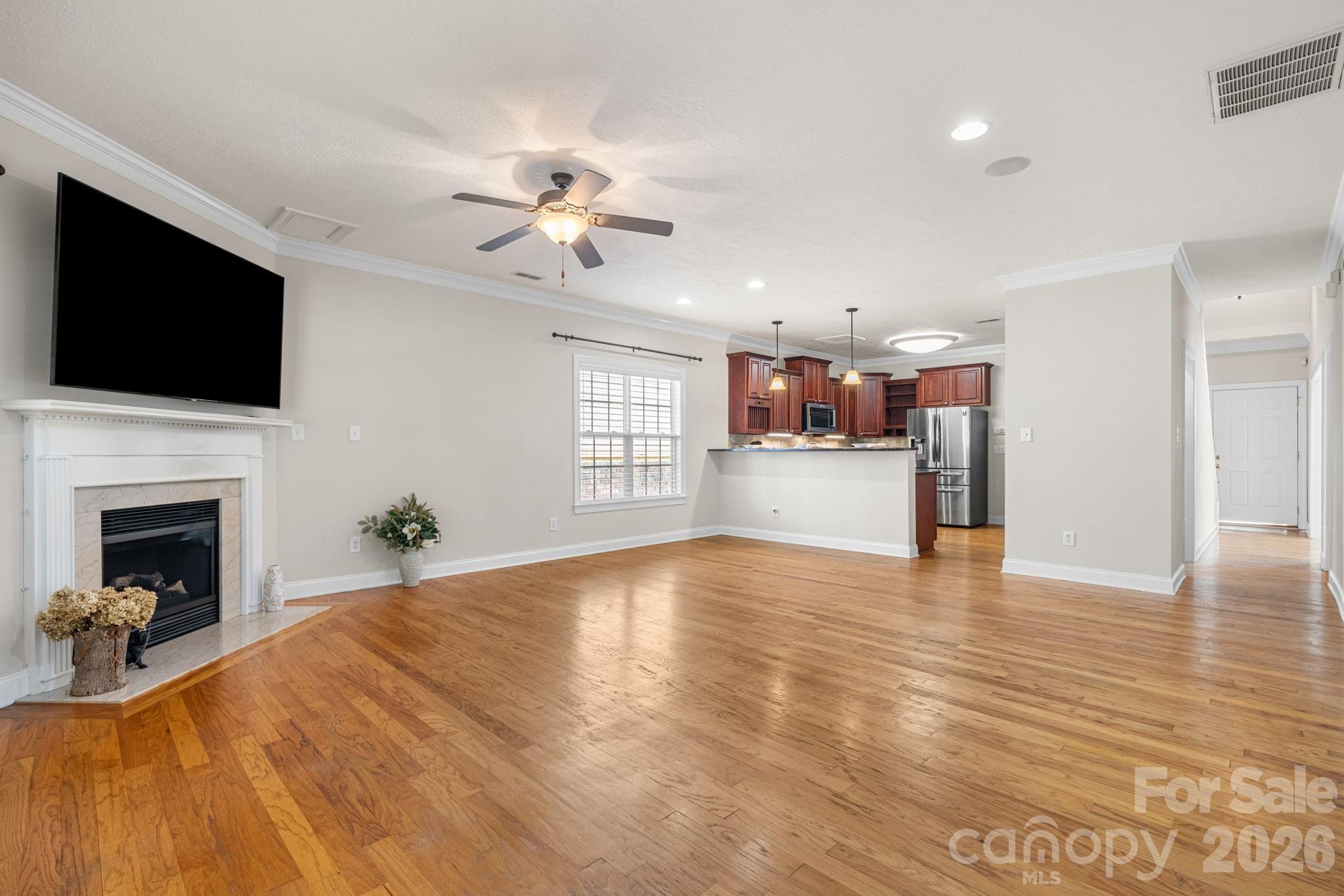 4746 Braxton Gate Lane Unit: 8
