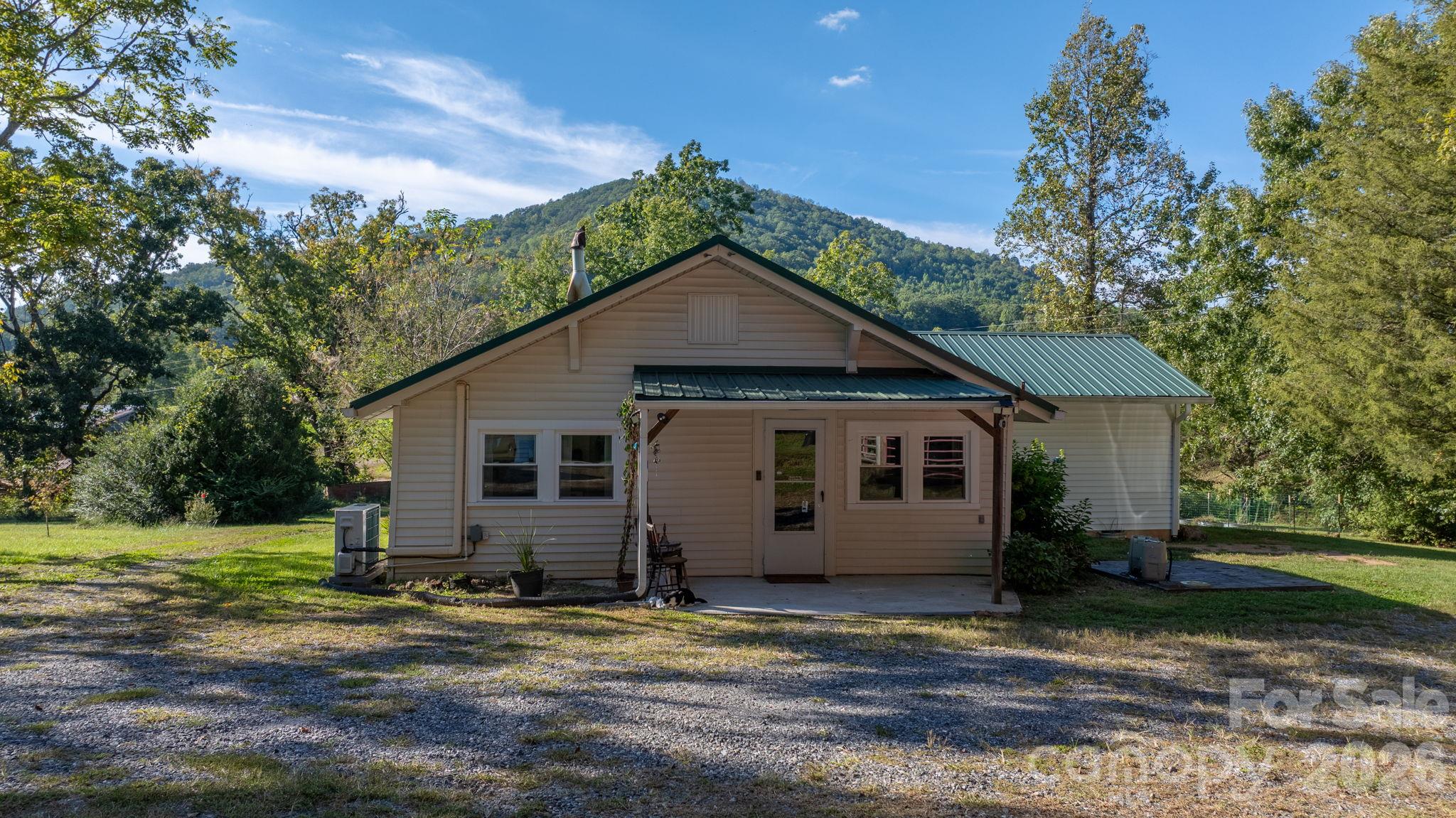 6998 Nobby Lail Road