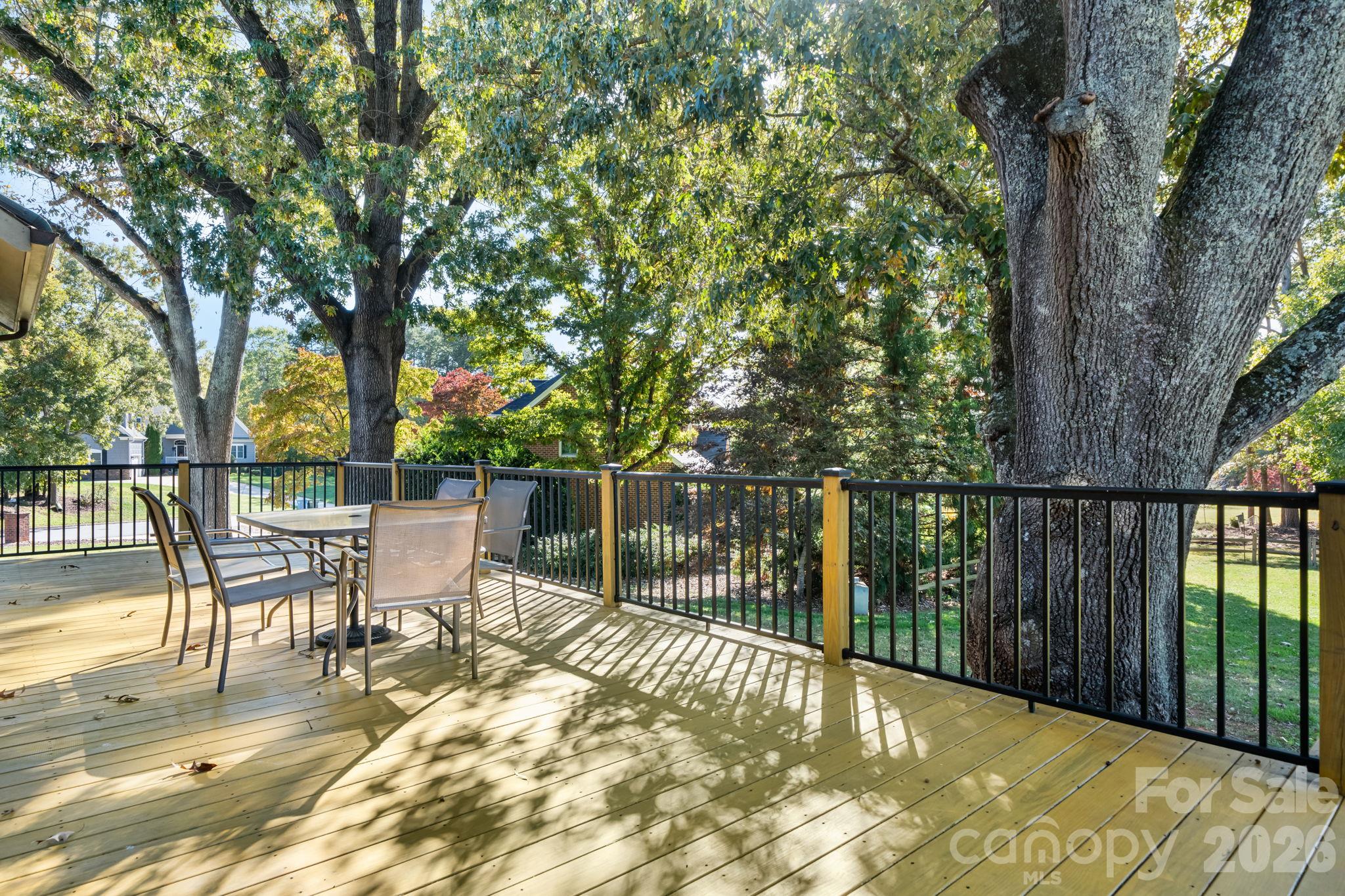 4056 Shadowood Lane