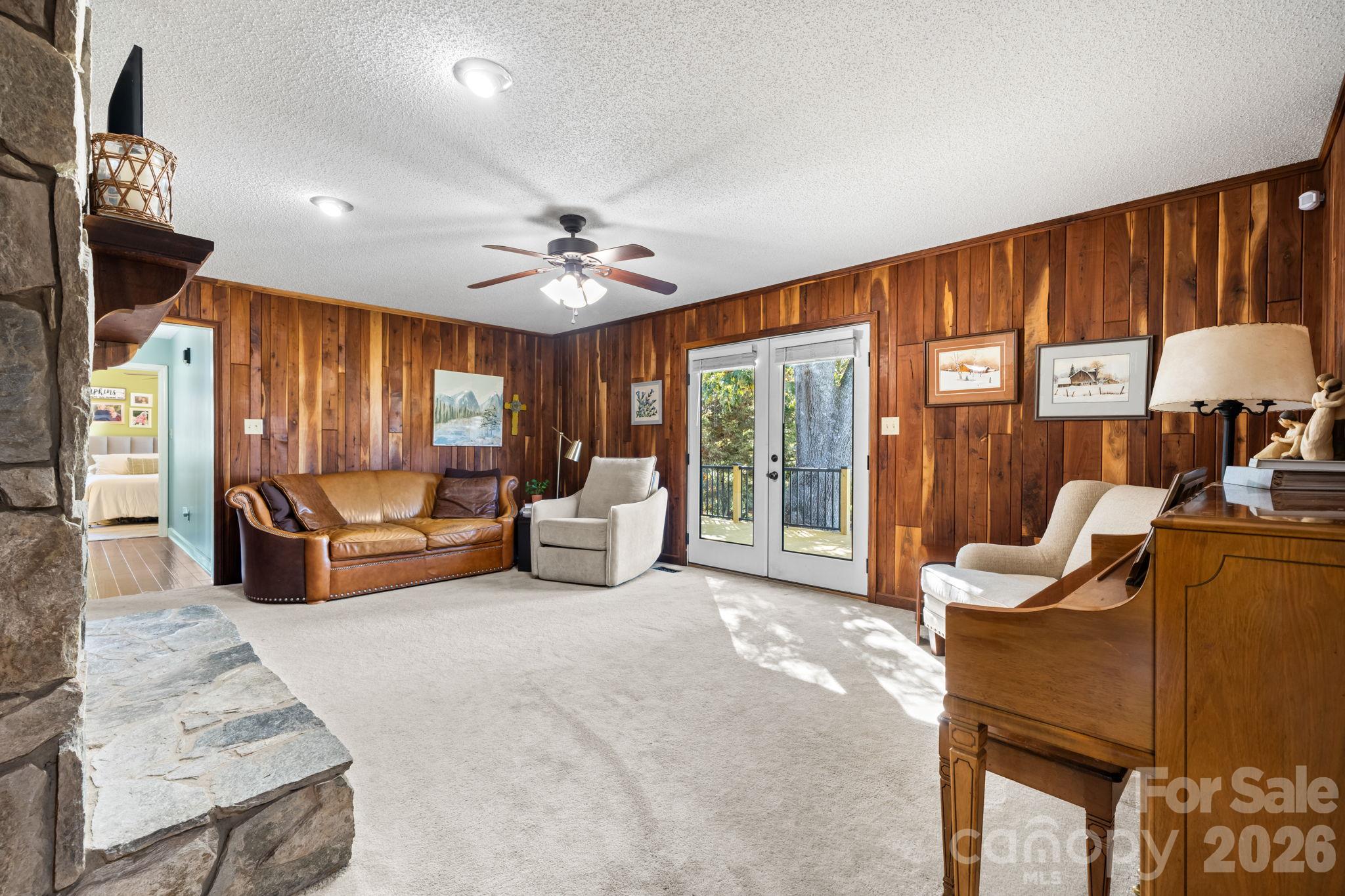 4056 Shadowood Lane