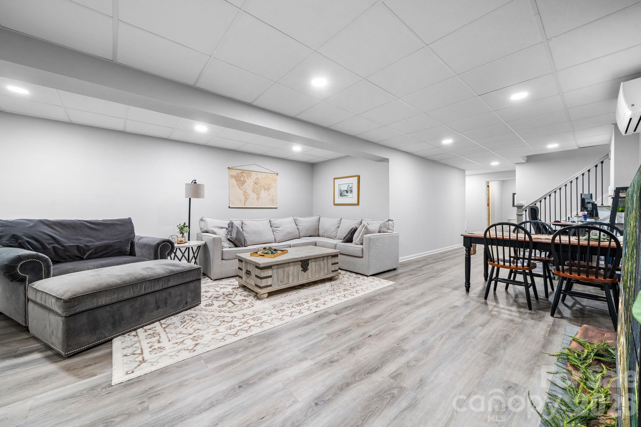 4056 Shadowood Lane