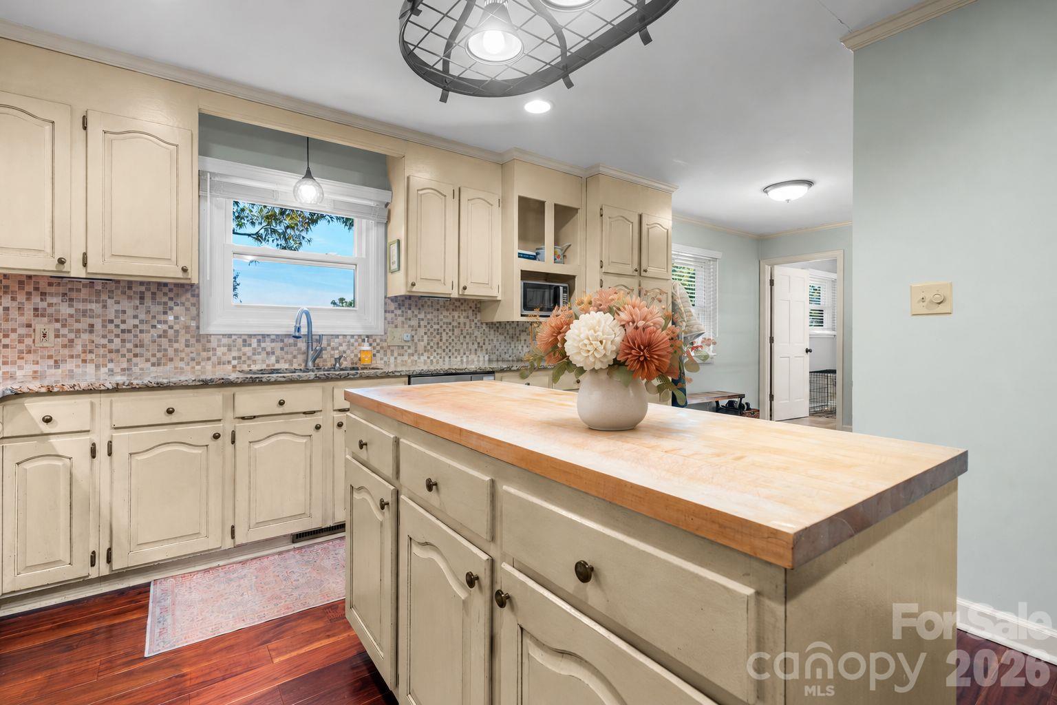 4056 Shadowood Lane
