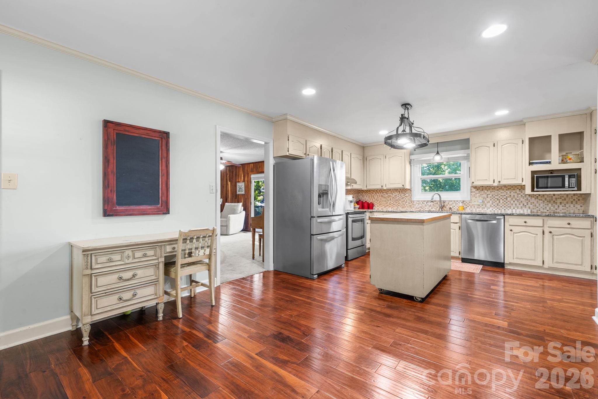 4056 Shadowood Lane