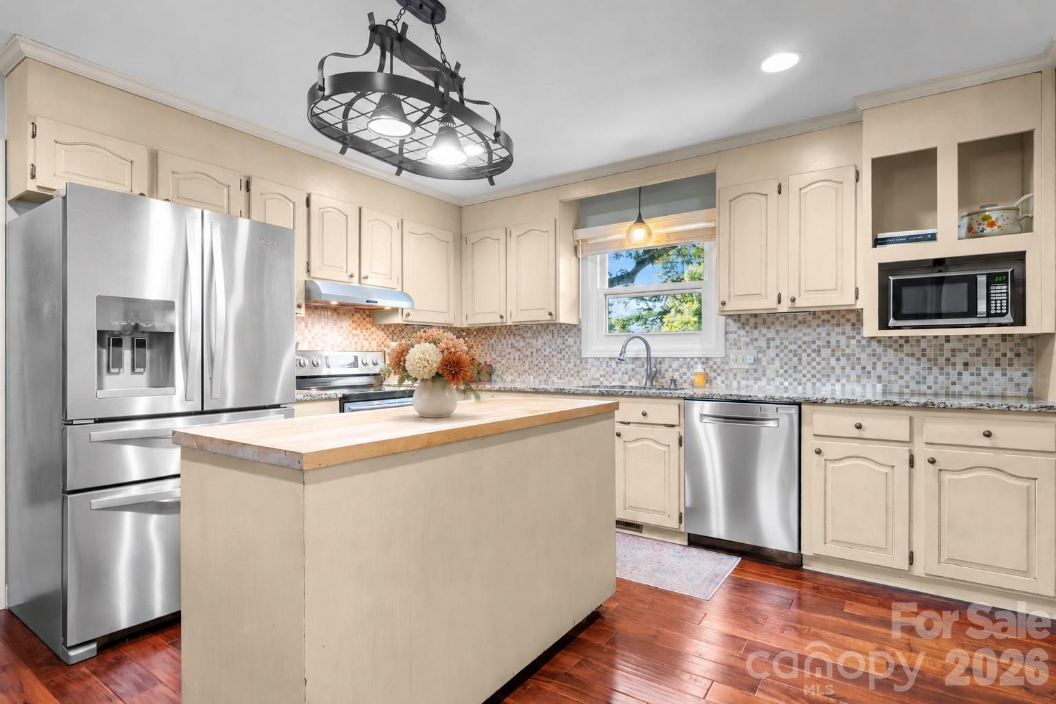 4056 Shadowood Lane