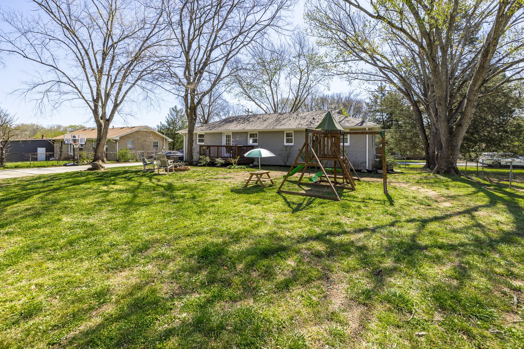 6633 Longview Dr