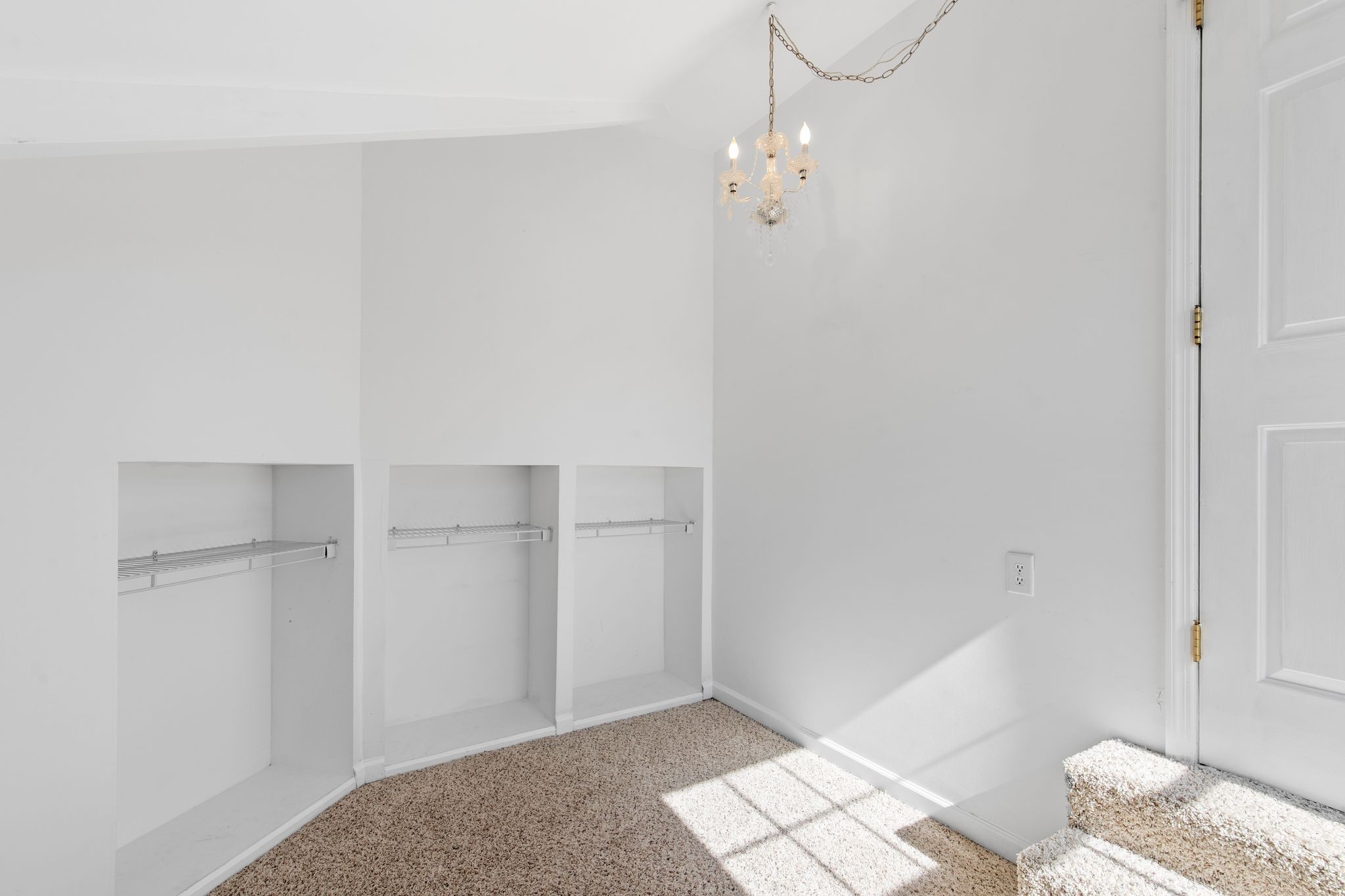 1404 Thrush Ct