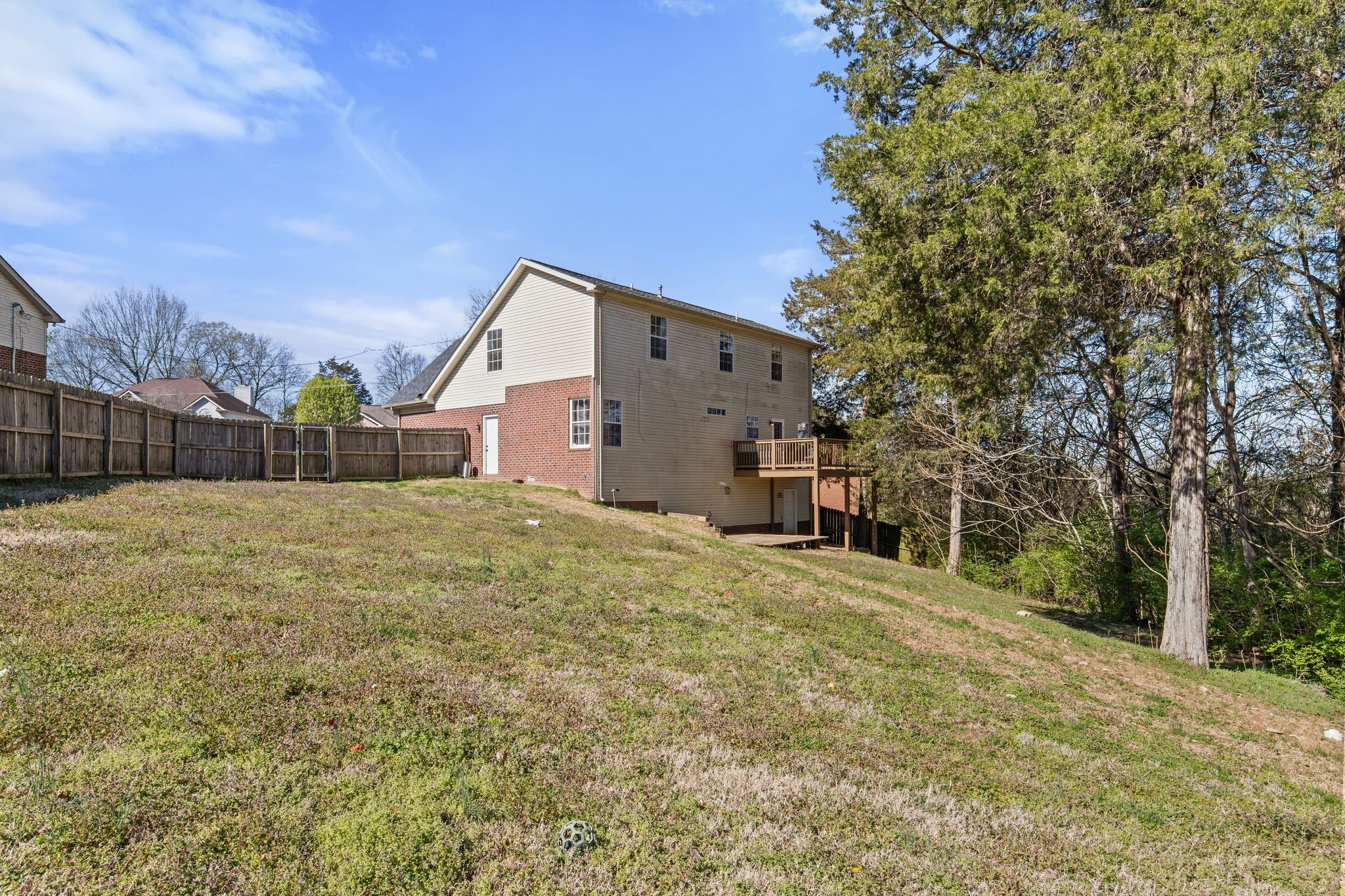 1404 Thrush Ct