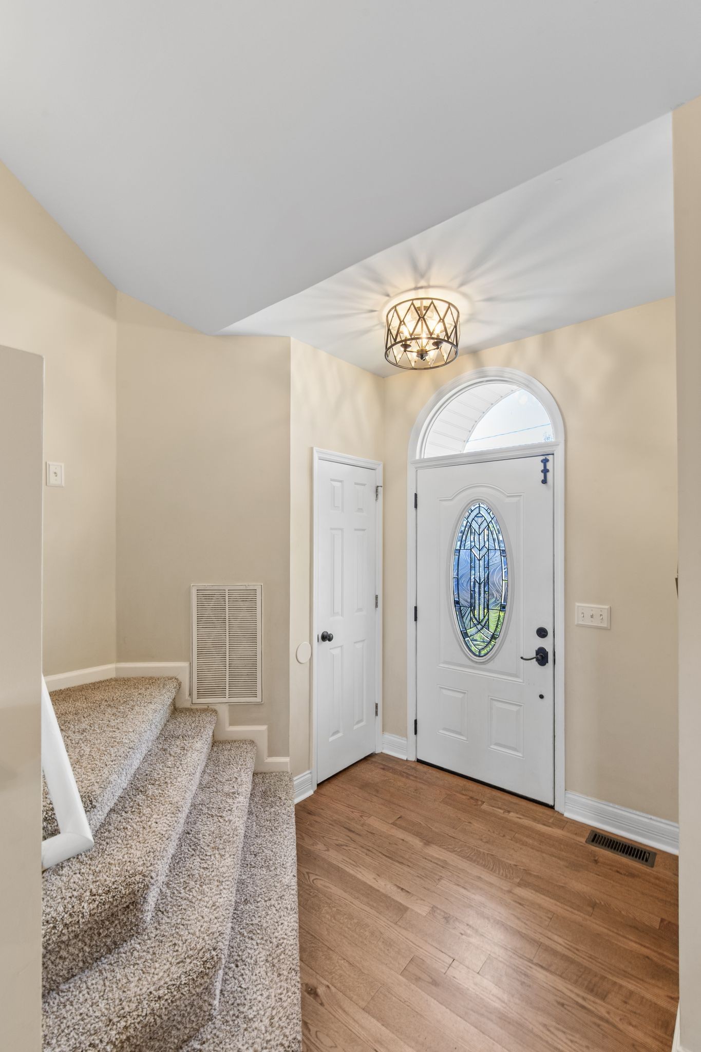 1404 Thrush Ct