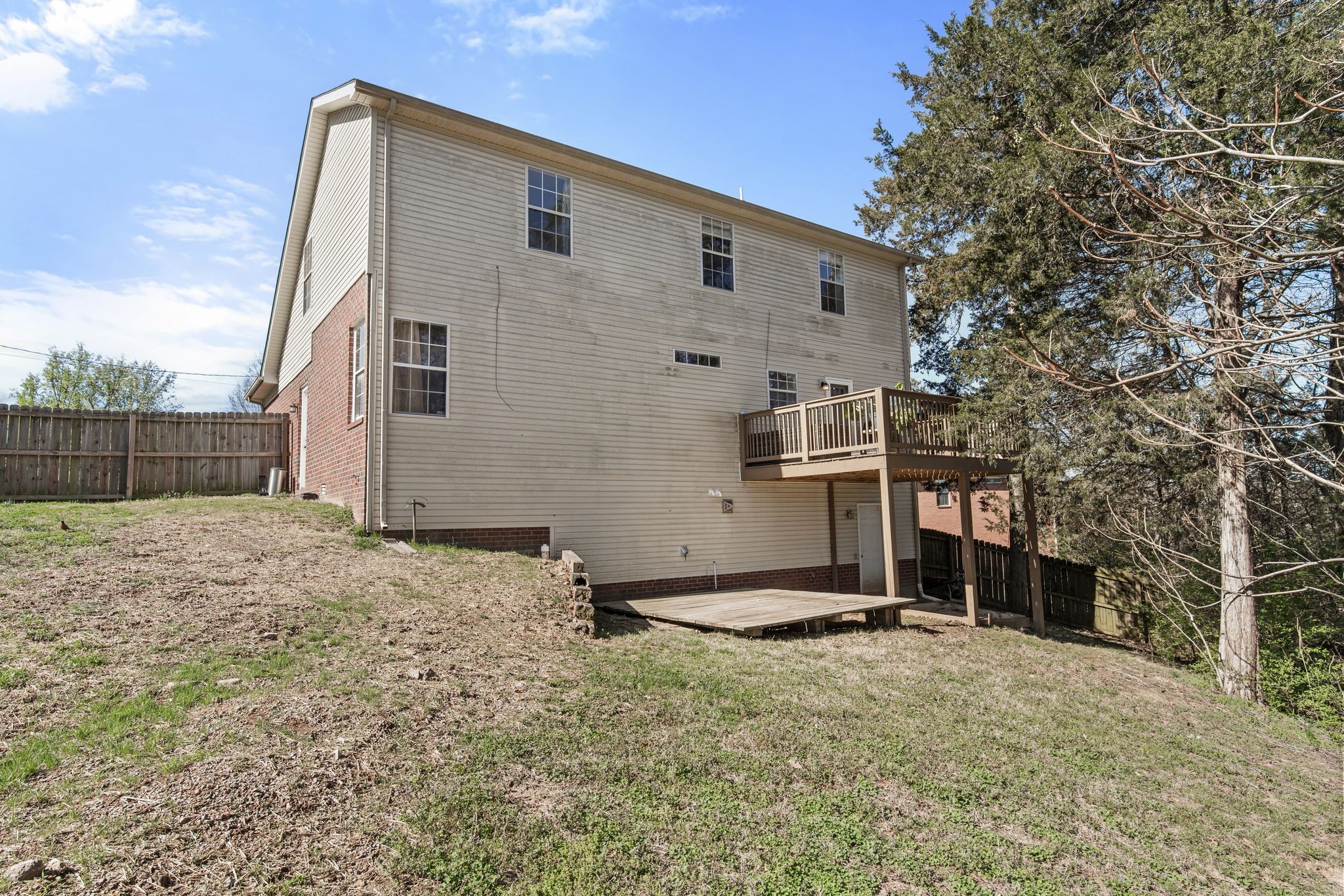 1404 Thrush Ct